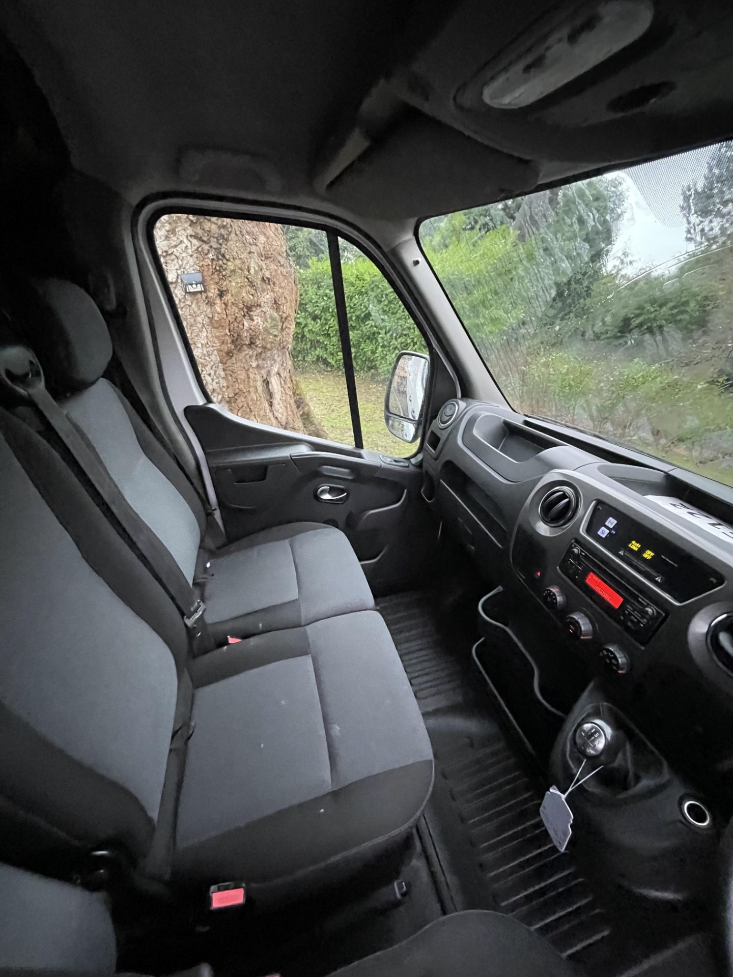 4x4 2019 RENAULT TRUCKS MASTER 35 LWB 4x4 WHITE PANEL VAN, 20K MILES *PLUS VAT* CAMPER? SWAMPER? - Image 15 of 36