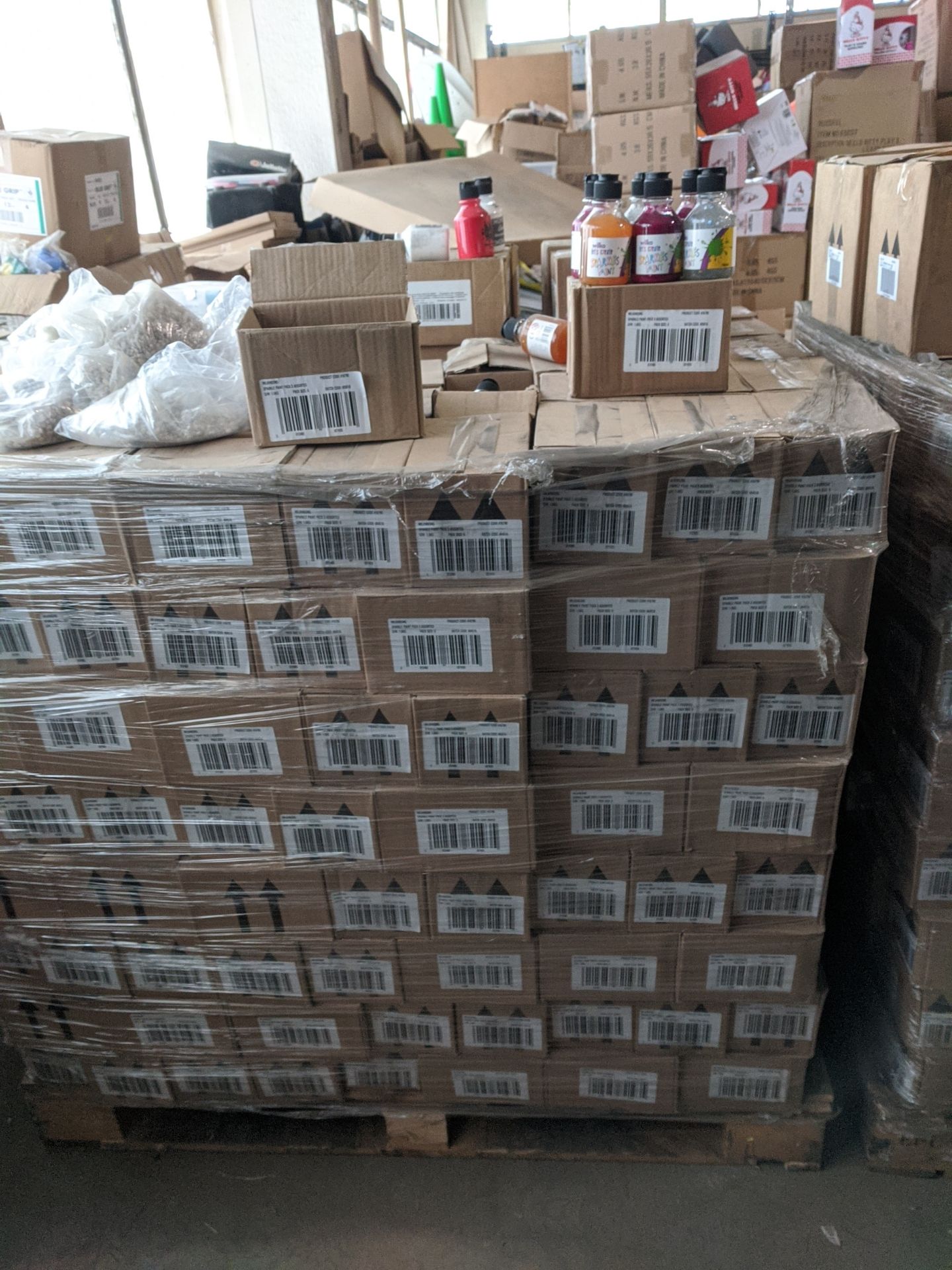 1 PALLET x 250 CARTONS OF BRAND NEW AND SEALED WILKO CRAFT PAINT WITH SPECIAL EFFECTS *PLUS VAT* - Image 2 of 3