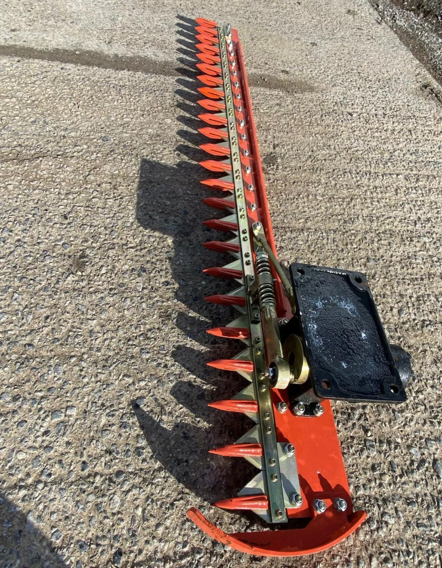 NEW AND UNUSED 1.8 METRE KUBOTA ORANGE HEDGE TRIMMER / CUTTER, HYDRAULIC DRIVEN *PLUS VAT* - Image 2 of 6