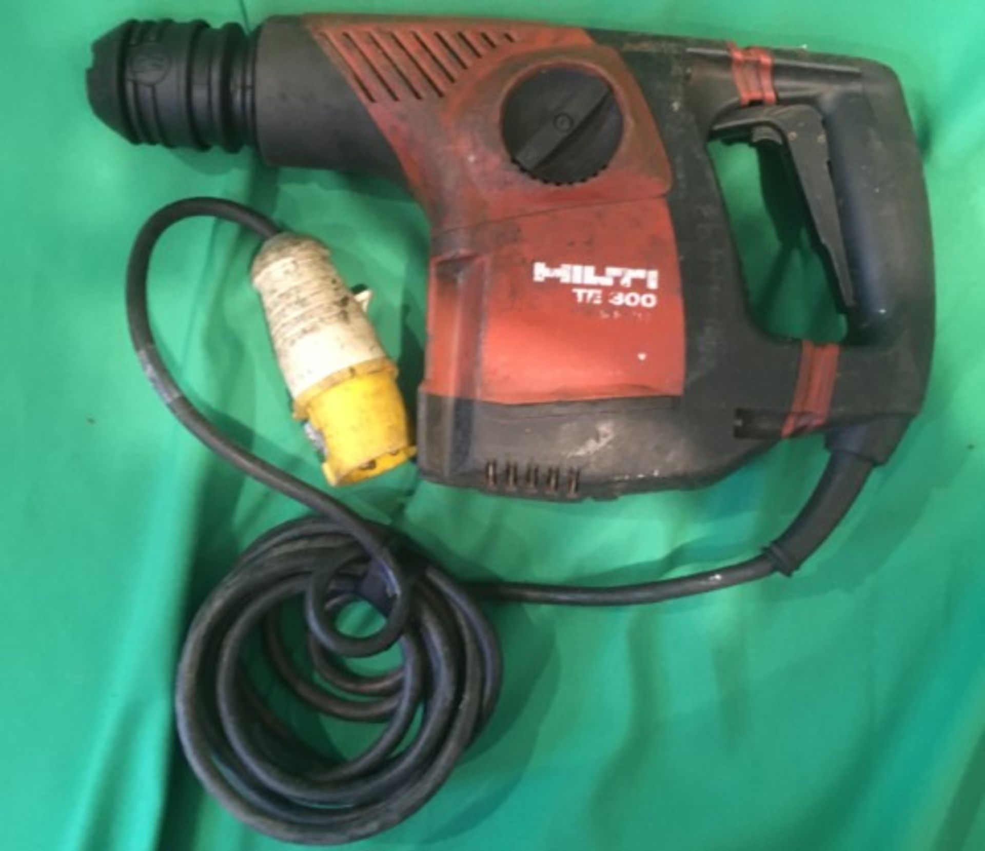 HILTI YE300 AVR VERY LIGHT SDS PLUS (TE-C) DEMOLITION HAMMER FOR SURFACE CORRECTIONS