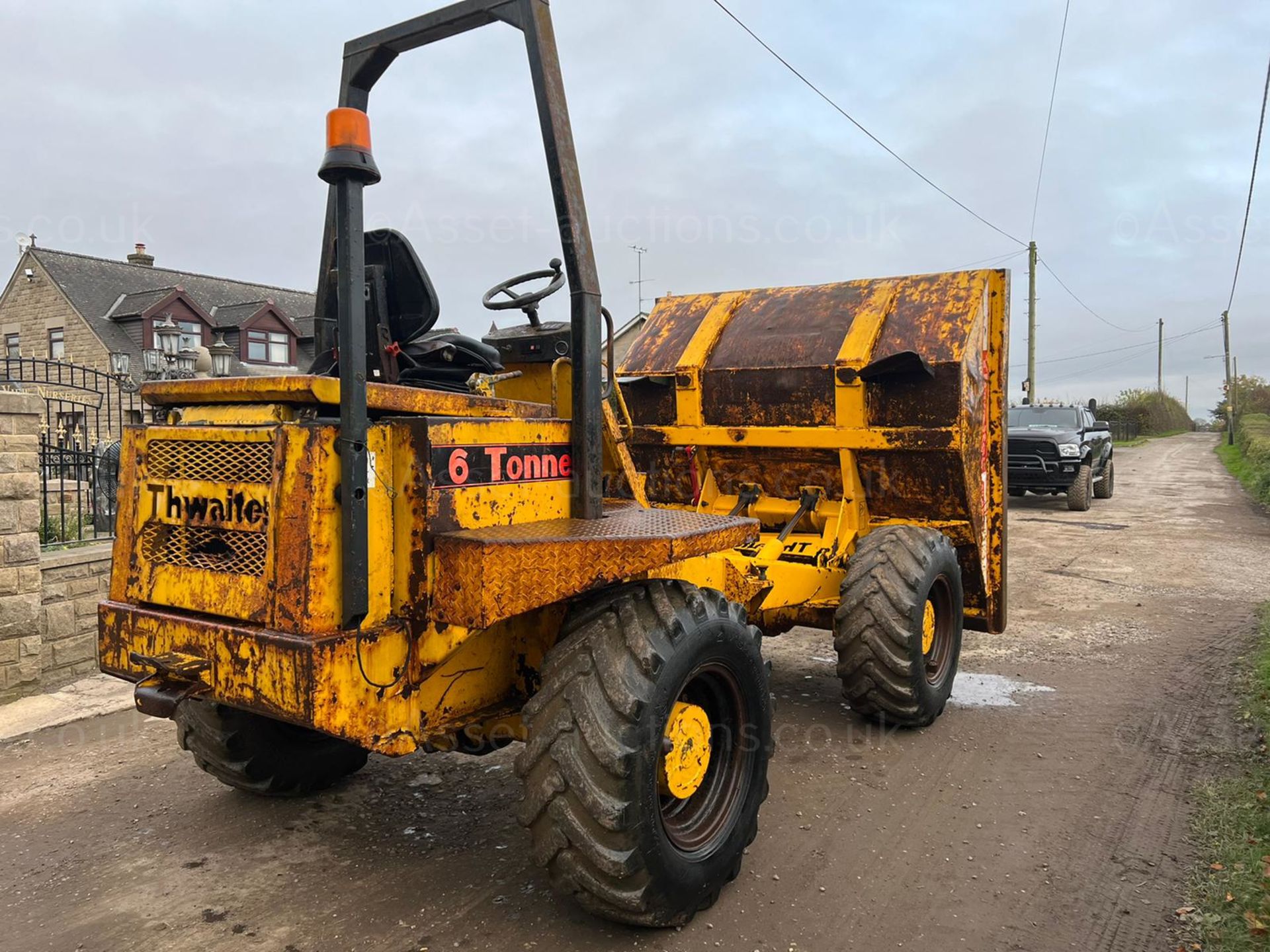 THWAITES ALLDRIVE 6 TON 4WD DUMPER, RUNS DRIVES AND LIFTS, SHOWING A LOW 3103 HOURS *PLUS VAT* - Image 3 of 11