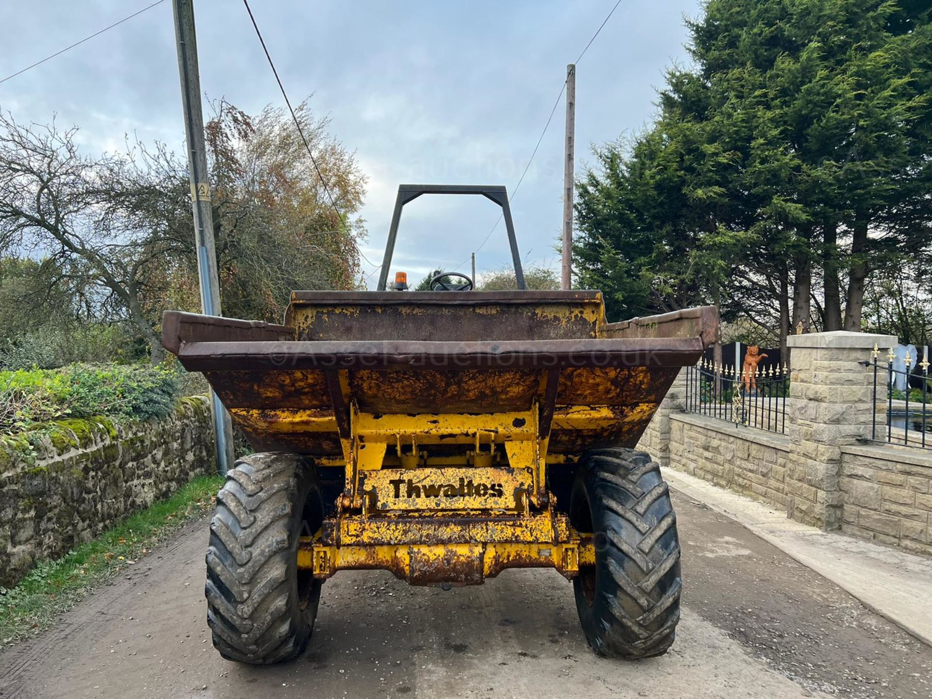 THWAITES ALLDRIVE 6 TON 4WD DUMPER, RUNS DRIVES AND LIFTS, SHOWING A LOW 3103 HOURS *PLUS VAT* - Image 2 of 11