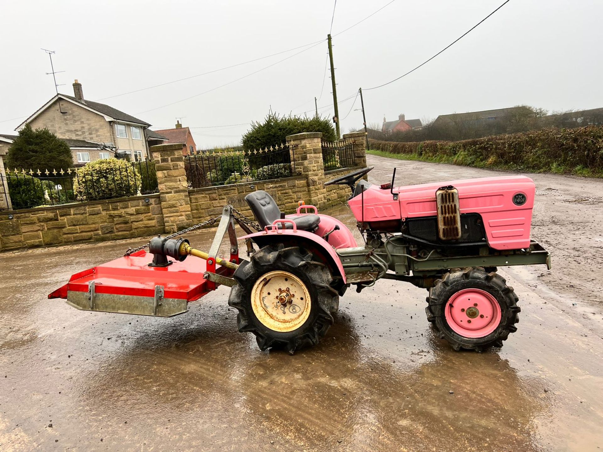 YANMAR YM1401D 14hp 4WD COMPACT TRACTOR WITH 4ft FLEMING TOPPER, RUNS DRIVES AND CUTS *PLUS VAT* - Image 5 of 14