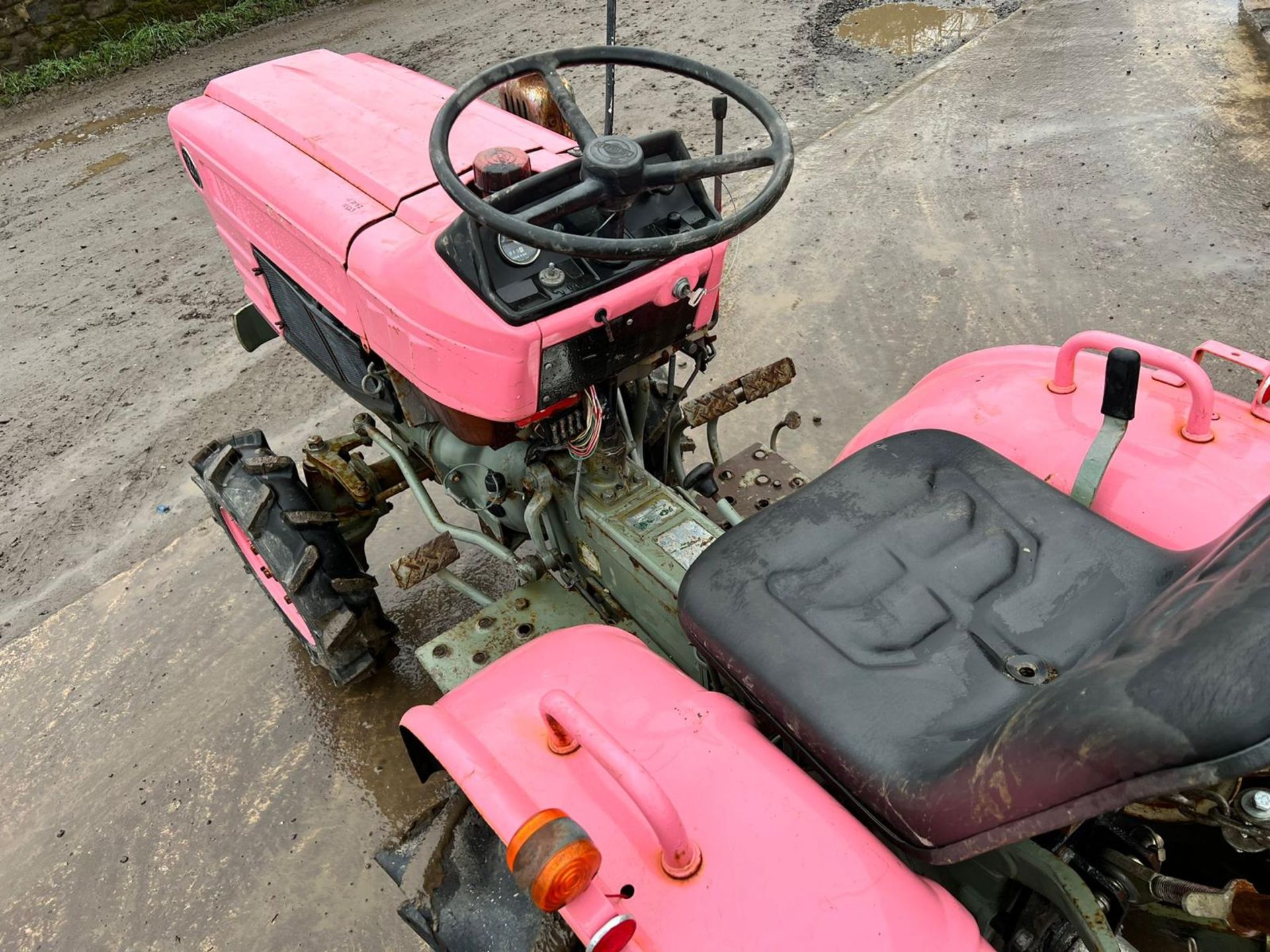 YANMAR YM1401D 14hp 4WD COMPACT TRACTOR WITH 4ft FLEMING TOPPER, RUNS DRIVES AND CUTS *PLUS VAT* - Image 7 of 14