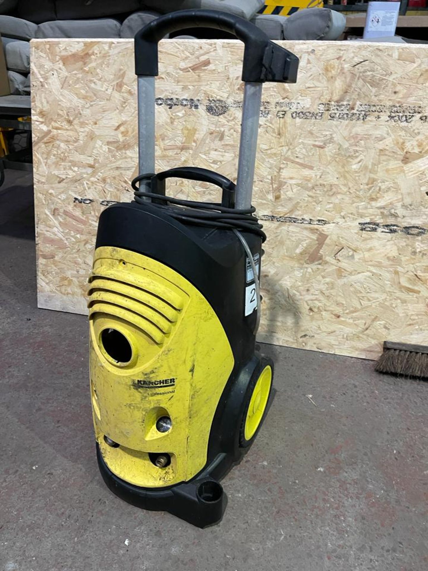 2 x KARCHER PRESSURE WASHERS, AS SHOWN FOR SPARES / REPAIRS *NO VAT* - Image 3 of 5