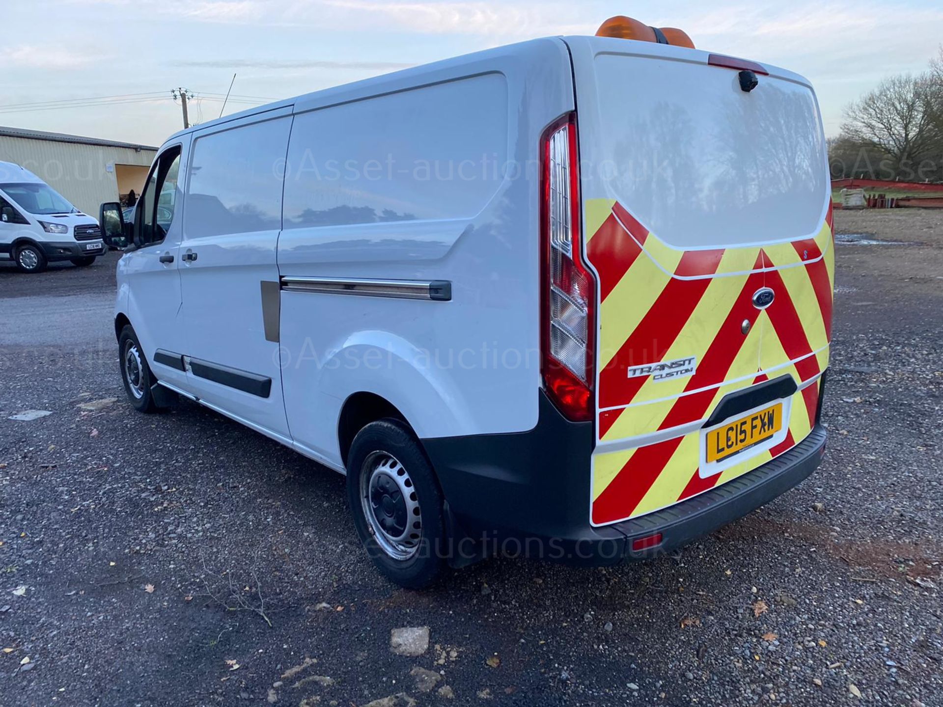 2015 FORD TRANSIT CUSTOM 330 ECO-TECH LWB PANEL VAN, 124K MILES, 2.2 DIESEL *PLUS VAT* - Image 3 of 11