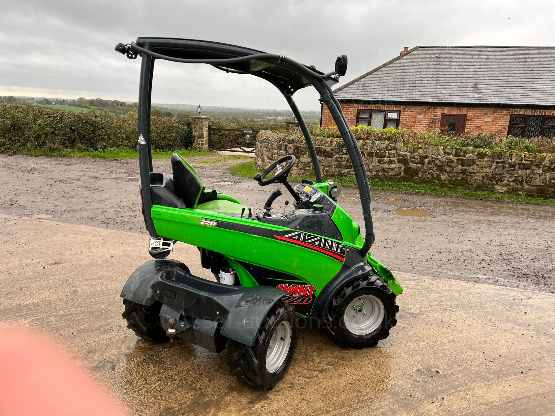 2018 AVANT 220 MULTI-FUNCTIONAL LOADER, RUNS DRIVES AND LIFTS, SHOWING A LOW 379 HOURS *PLUS VAT* - Image 5 of 14