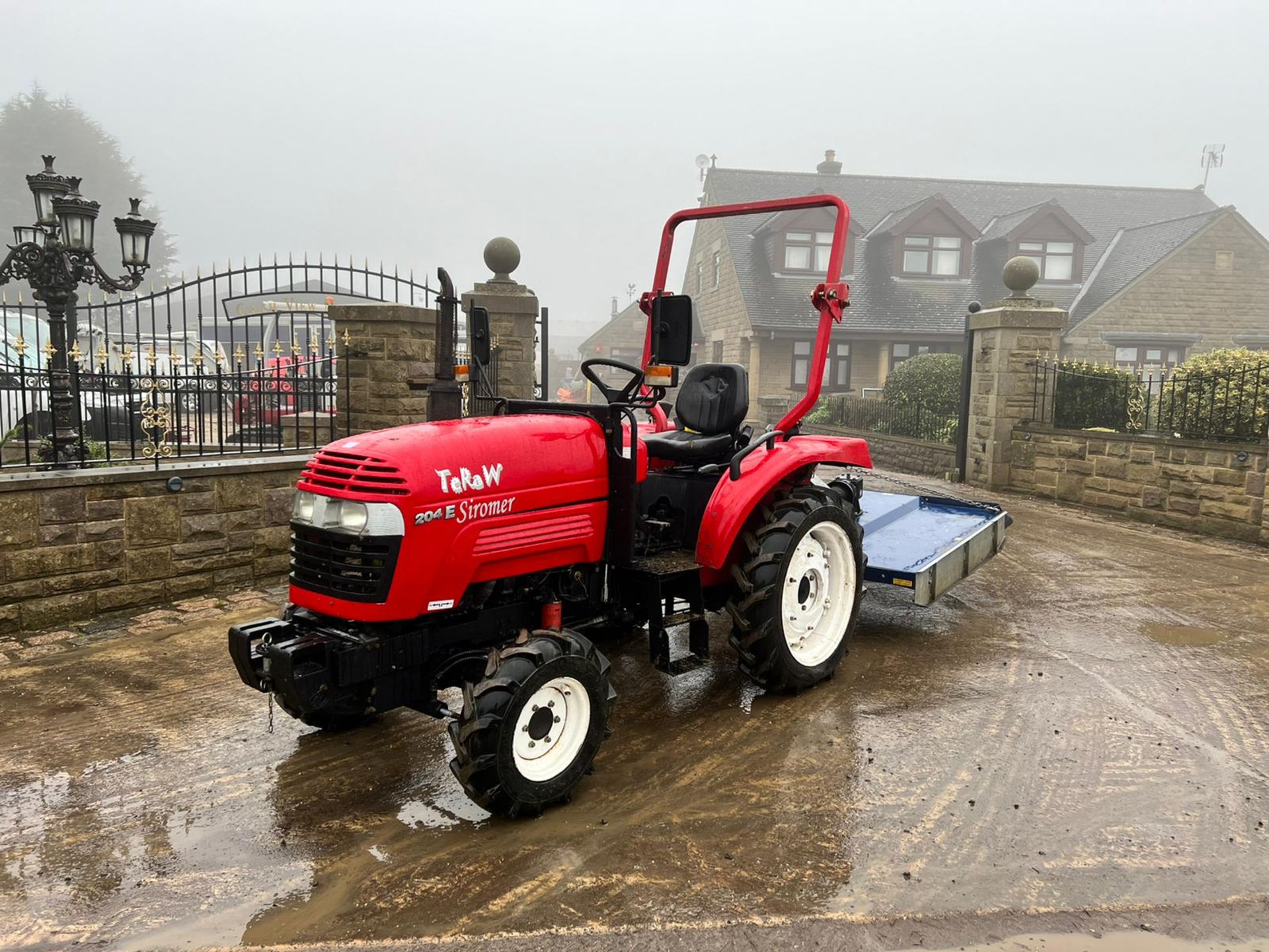 SIROMER 204E 20hp 4WD COMPACT TRACTOR WITH TOPPER, RUNS DRIVES AND CUTS, 326 HOURS *PLUS VAT* - Image 2 of 15
