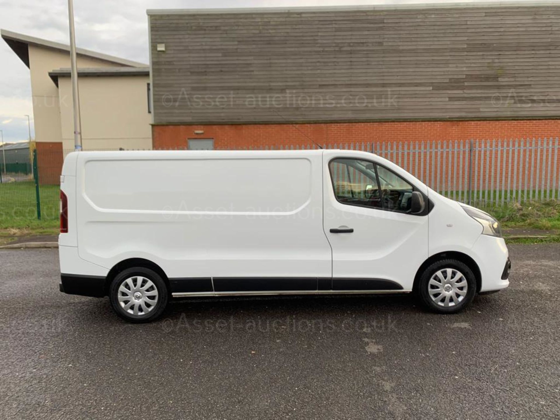 2015/65 RENAULT TRAFIC LL29 BUSINESS+ NRG DCI WHITE PANEL VAN, 134,814 MILES *NO VAT* - Image 8 of 22