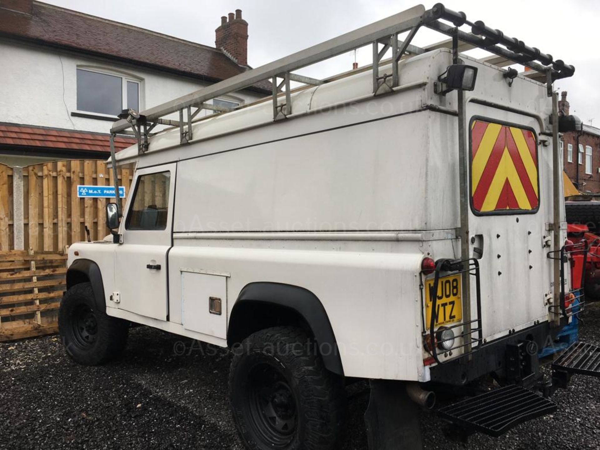 2008 LAND ROVER DEFENDER 110 HARD TOP, 2402cc DIESEL ENGINE *NO VAT* - Image 3 of 17