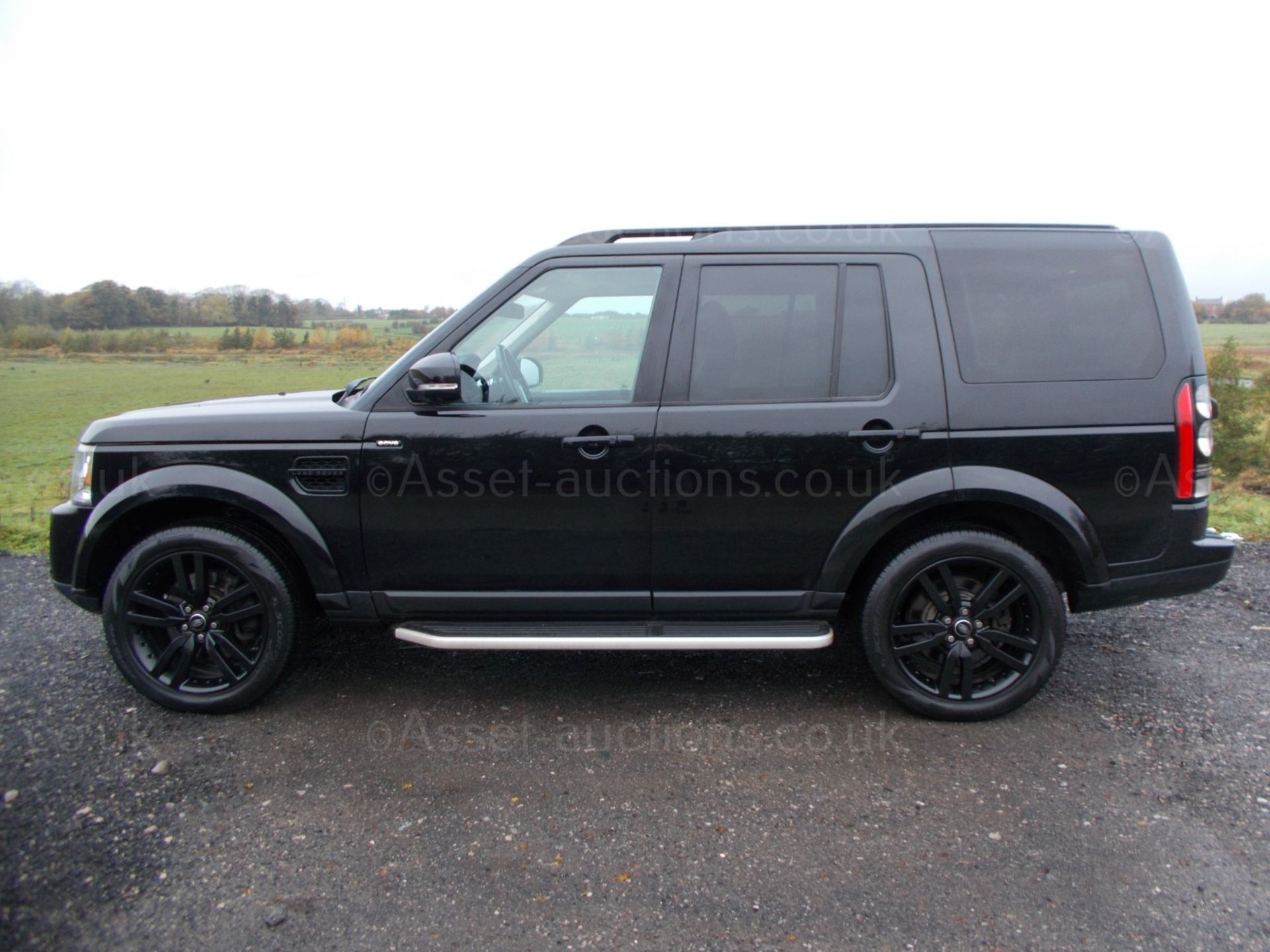 2015/64 LAND ROVER DISCOVERY HSE LUXURY SCV6 7 SEATER, 3.0 V6 PETROL SUPERCHARGED *NO VAT* - Image 4 of 27
