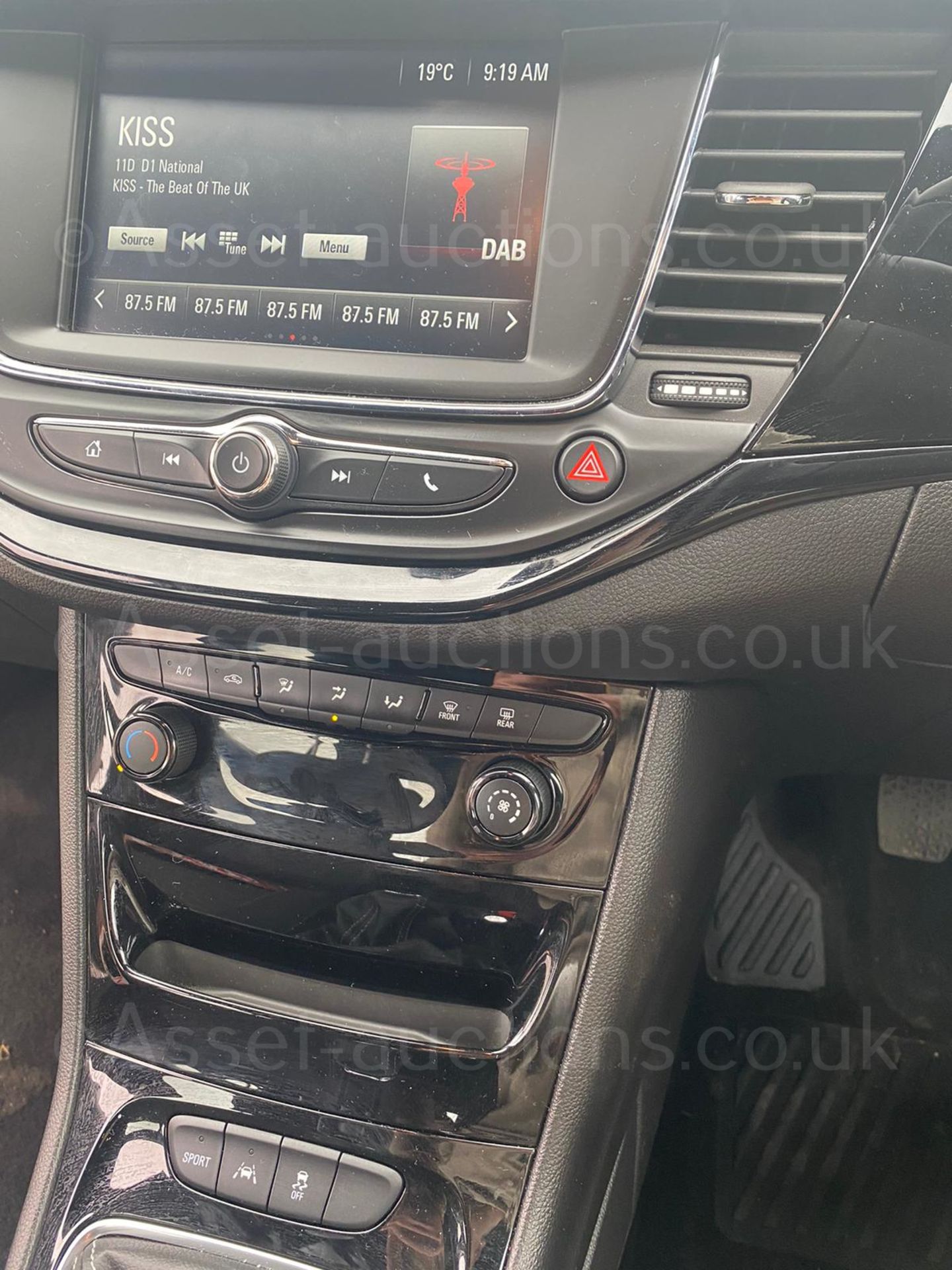 2018/18 REG VAUXHALL ASTRA SRI TURBO 1.4 PETROL SILVER 5 DOOR HATCHBACK, SHOWING 2 FORMER KEEPERS - Image 11 of 12