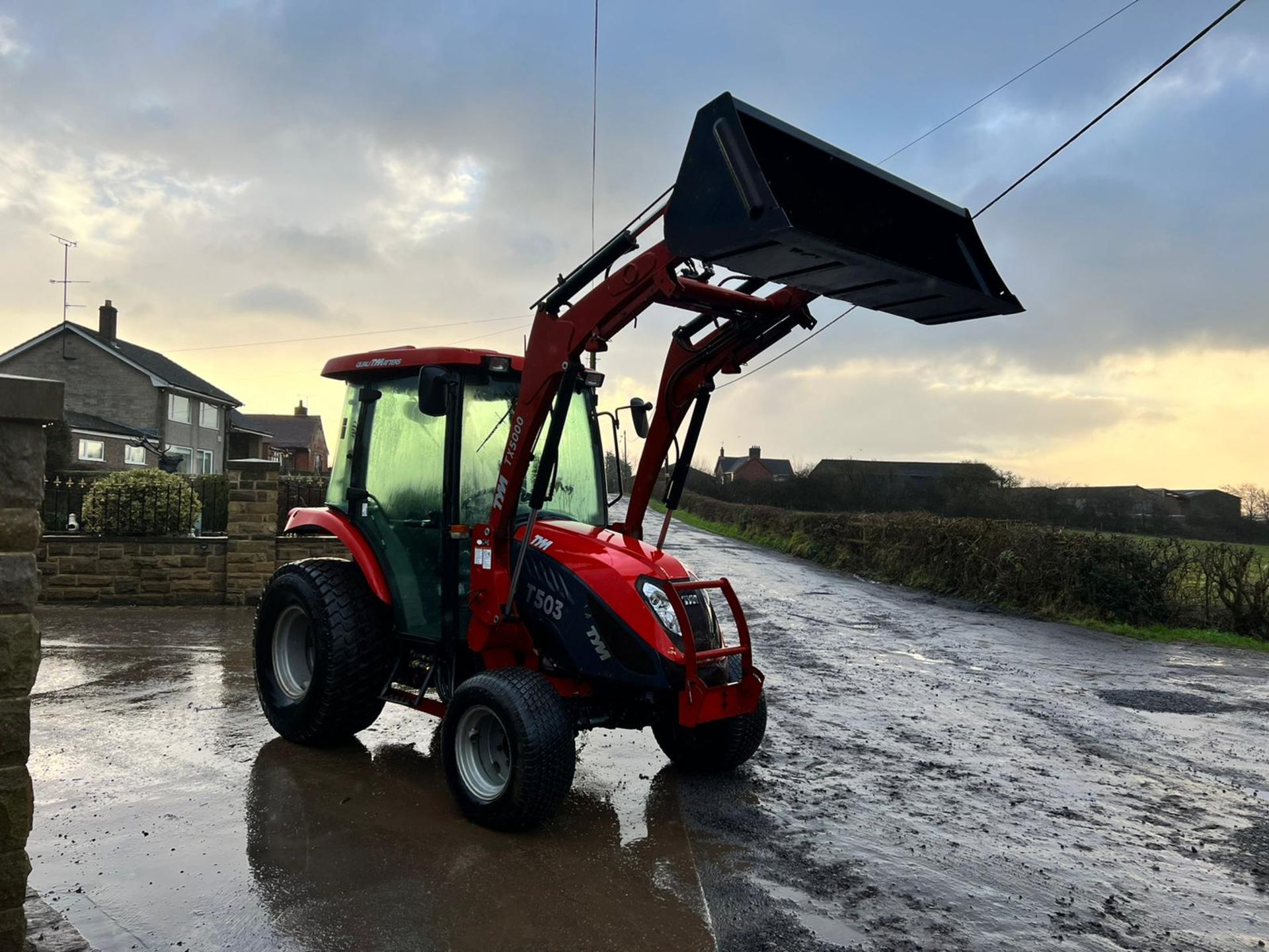 2016/66 TYM T503 4WD 50hp COMPACT TRACTOR WITH FRONT LOADER AND BUCKET *PLUS VAT* - Image 3 of 18