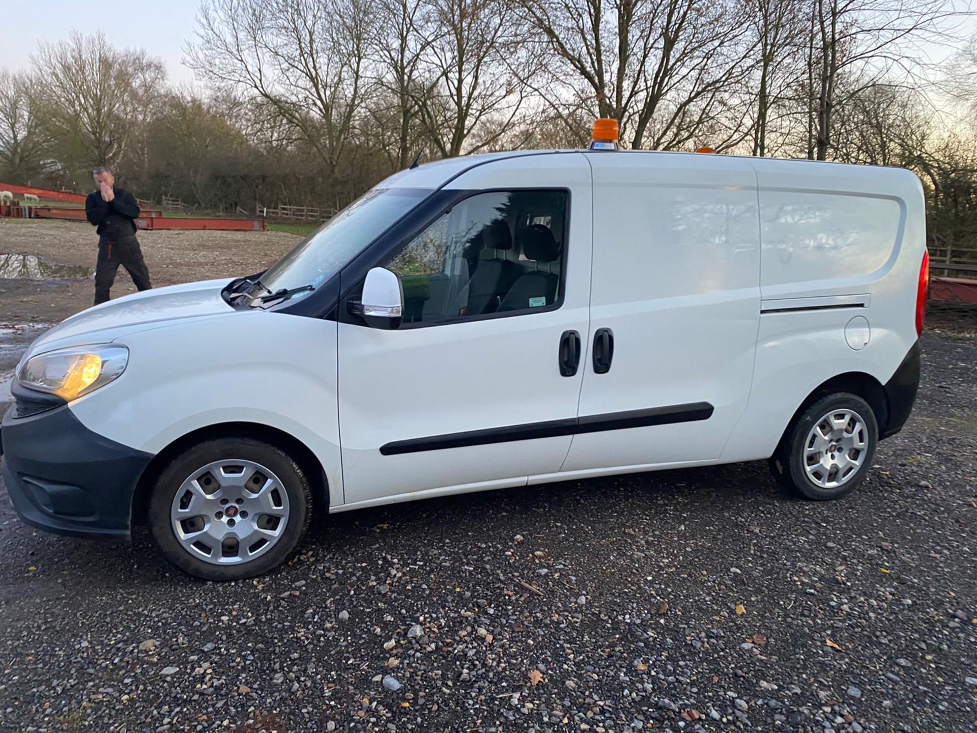 2015 FIAT DOBLO SX MULTIJET LWB MAXI WHITE PANEL VAN, 101K MILES, AIR CON *PLUS VAT* - Image 3 of 9