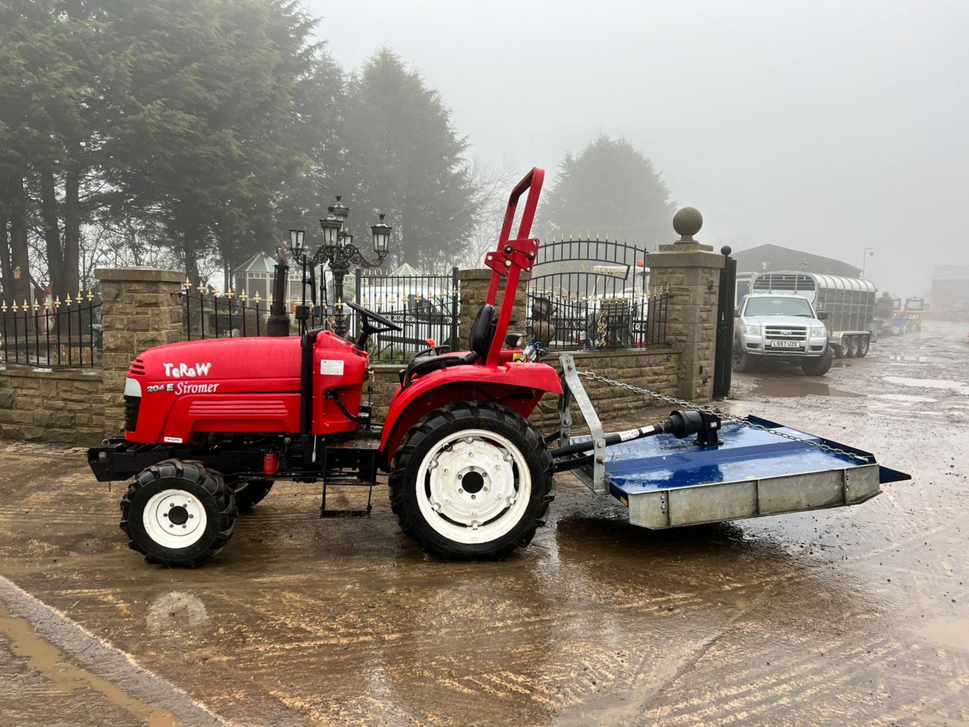 SIROMER 204E 20hp 4WD COMPACT TRACTOR WITH TOPPER, RUNS DRIVES AND CUTS, 326 HOURS *PLUS VAT* - Image 3 of 15