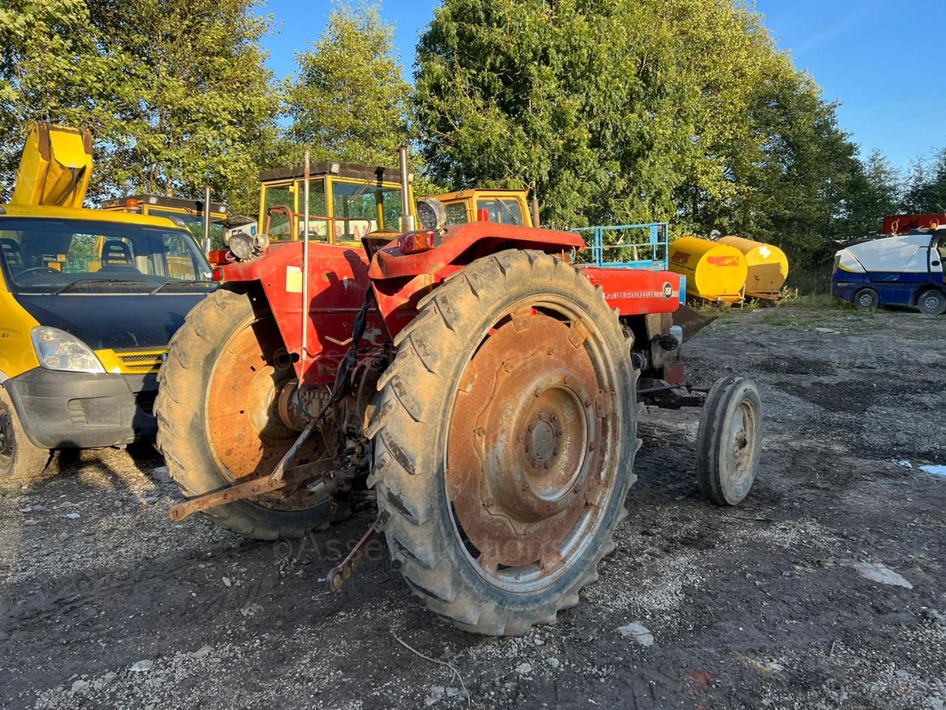 MASSEY FERGUSON 158 62hp TRACTOR, RUNS AND DRIVES, PICKUP HITCH, SHOWING 649 HOURS *PLUS VAT* - Image 4 of 9