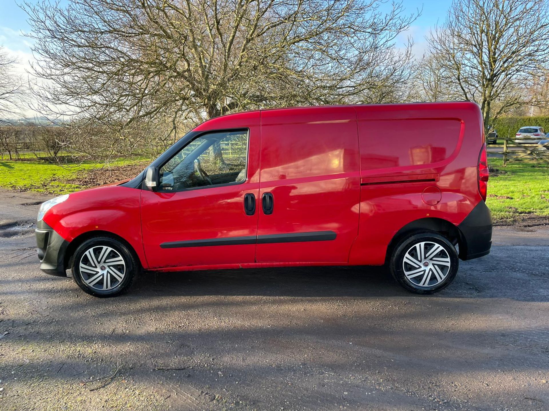 2014 FIAT DOBLO 16V MULTIJET RED PANEL VAN, 109,175 MILES, 1248cc DIESEL ENGINE *PLUS VAT* - Image 4 of 14