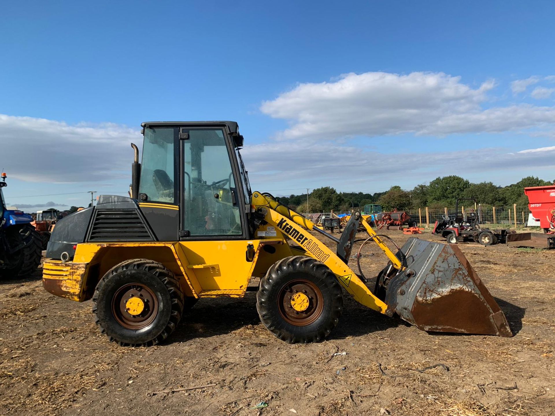 KRAMER ALLRAD 420 4WS LOADING SHOVEL, RUNS DRIVES AND LIFTS, HYDRAULIC QUCIK HITCH *PLUS VAT* - Image 2 of 16