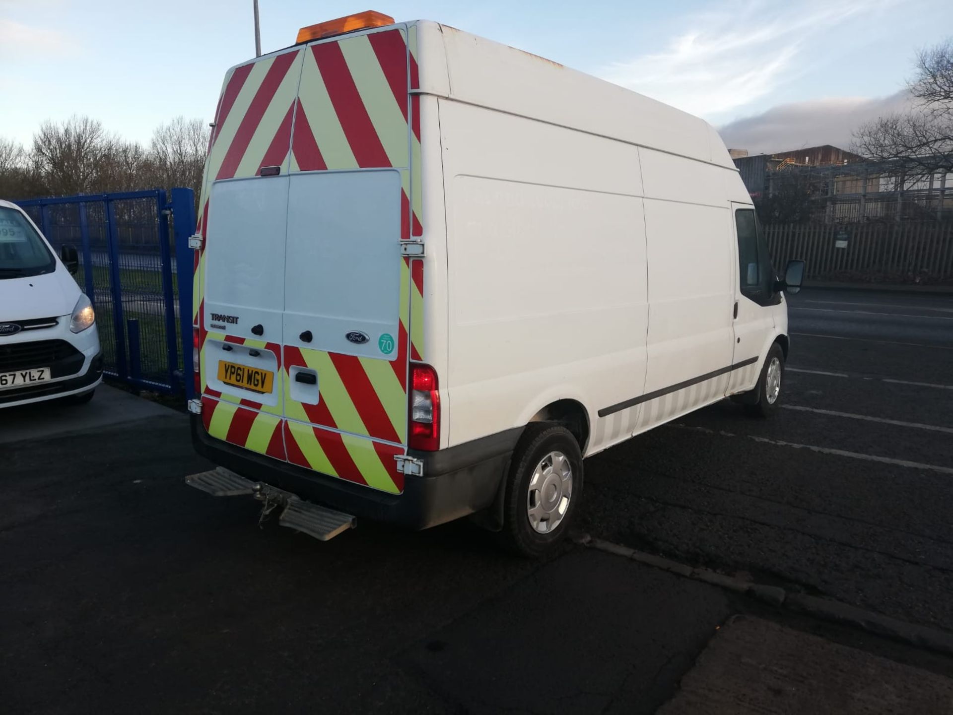 2011/61 FORD TRANSIT 125 T350 TREND FWD LWB HIGH TOP PANEL VAN, 92K MILES, REAR HIAB CRANE FITTED - Image 7 of 9