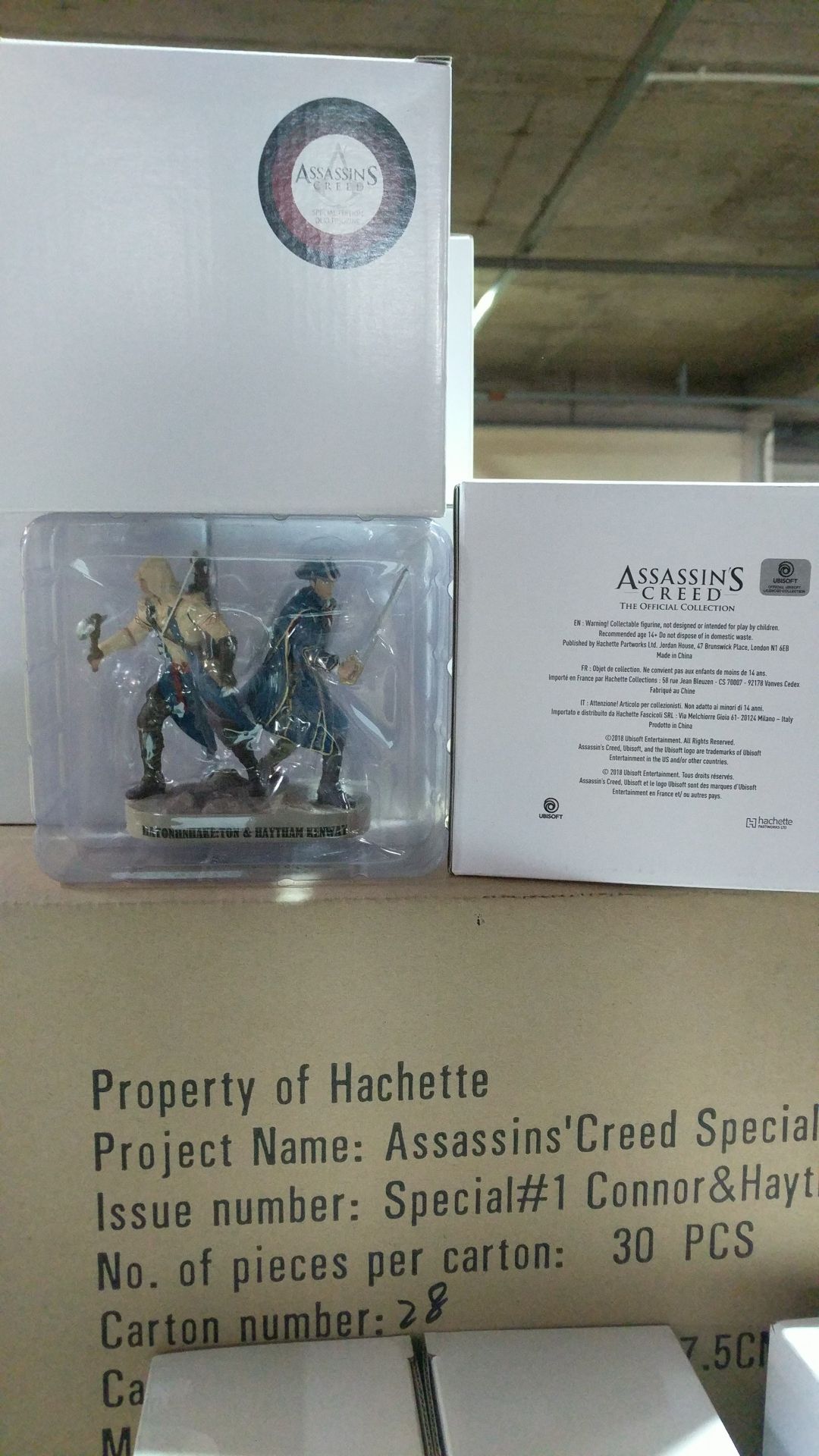1 PALLET OF 500 NEW AND BOXED ASSASSINS CREED TWIN SET FIGURINES, COLLECTORS ITEM *PLUS VAT* - Image 3 of 3
