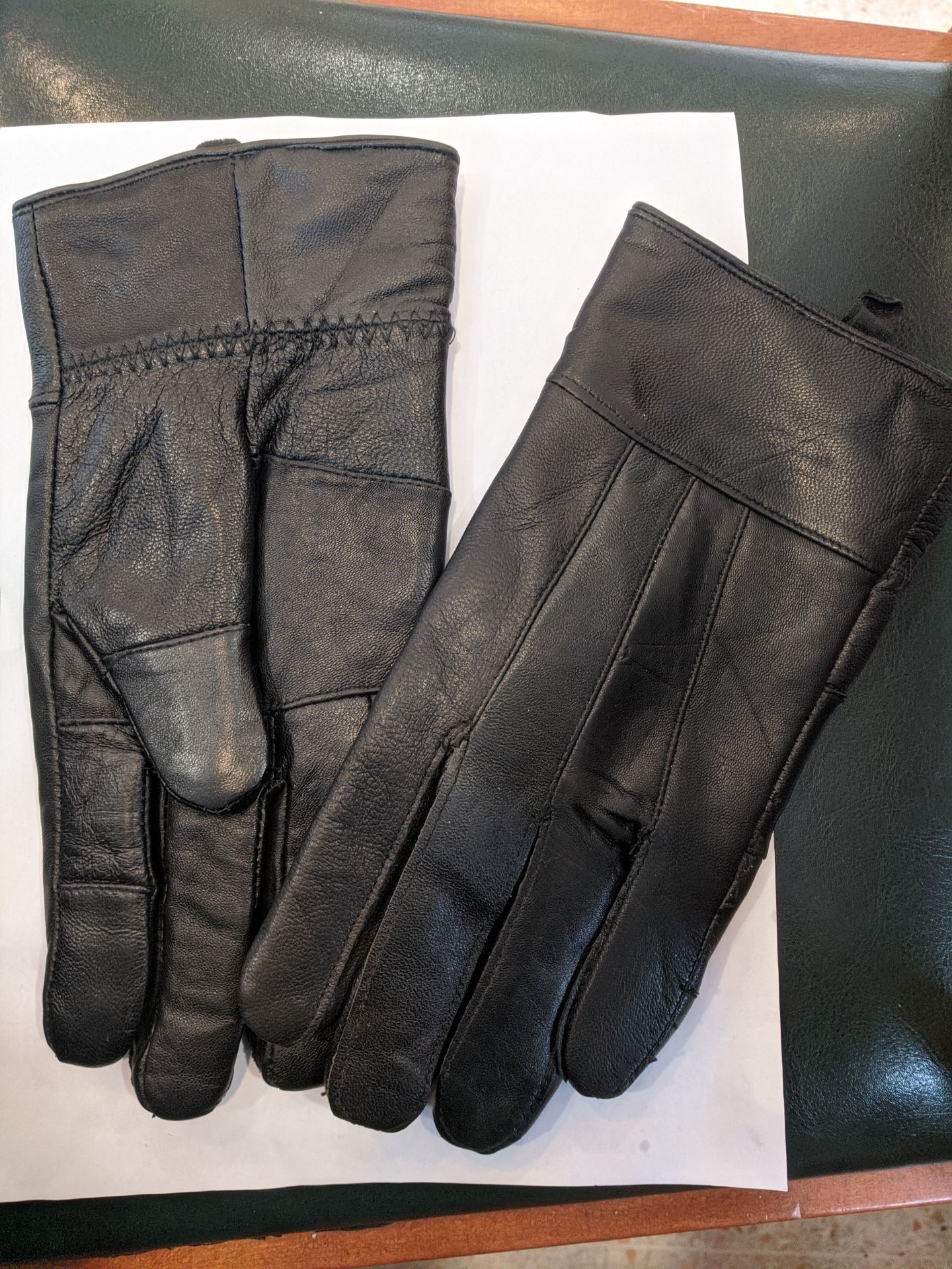 100 PAIRS OF NEW AND SEALED THINSULATE 3m LEATHER GLOVES, FLEECE LINED INSIDE, MEDIUM *PLUS VAT* - Image 2 of 4