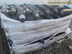 1 PALLET OF APPROX 1000 NEW PACKING CASE FORKLIFT FEET, APPROX 650mm LONG *PLUS VAT*