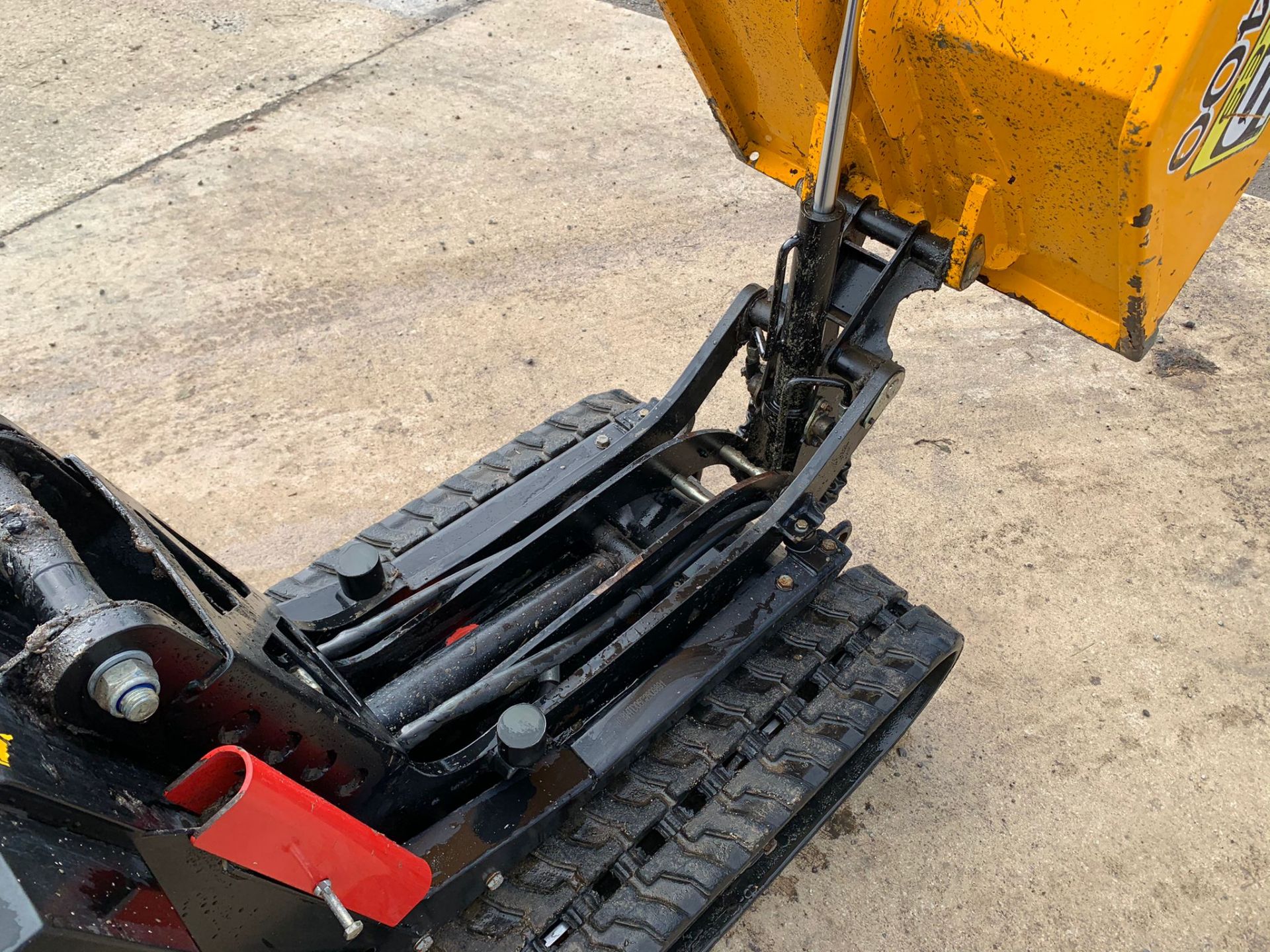 2018 JCB HTD-5 DIESEL TRACKED DUMPER, RUNS DRIVES AND WORKS WELL, HIGH TIP DUMP *PLUS VAT* - Image 7 of 12