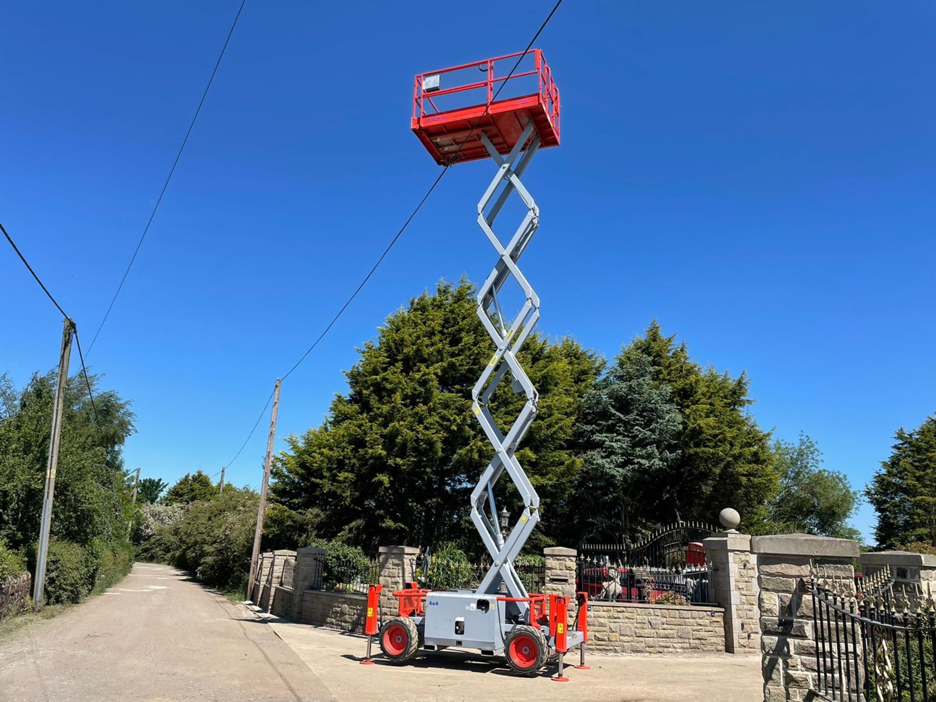 2007 SKYJACK SJ6832RT 4x4 DIESEL SCISSOR LIFT, RUNS DRIVES AND LIFTS *PLUS VAT*