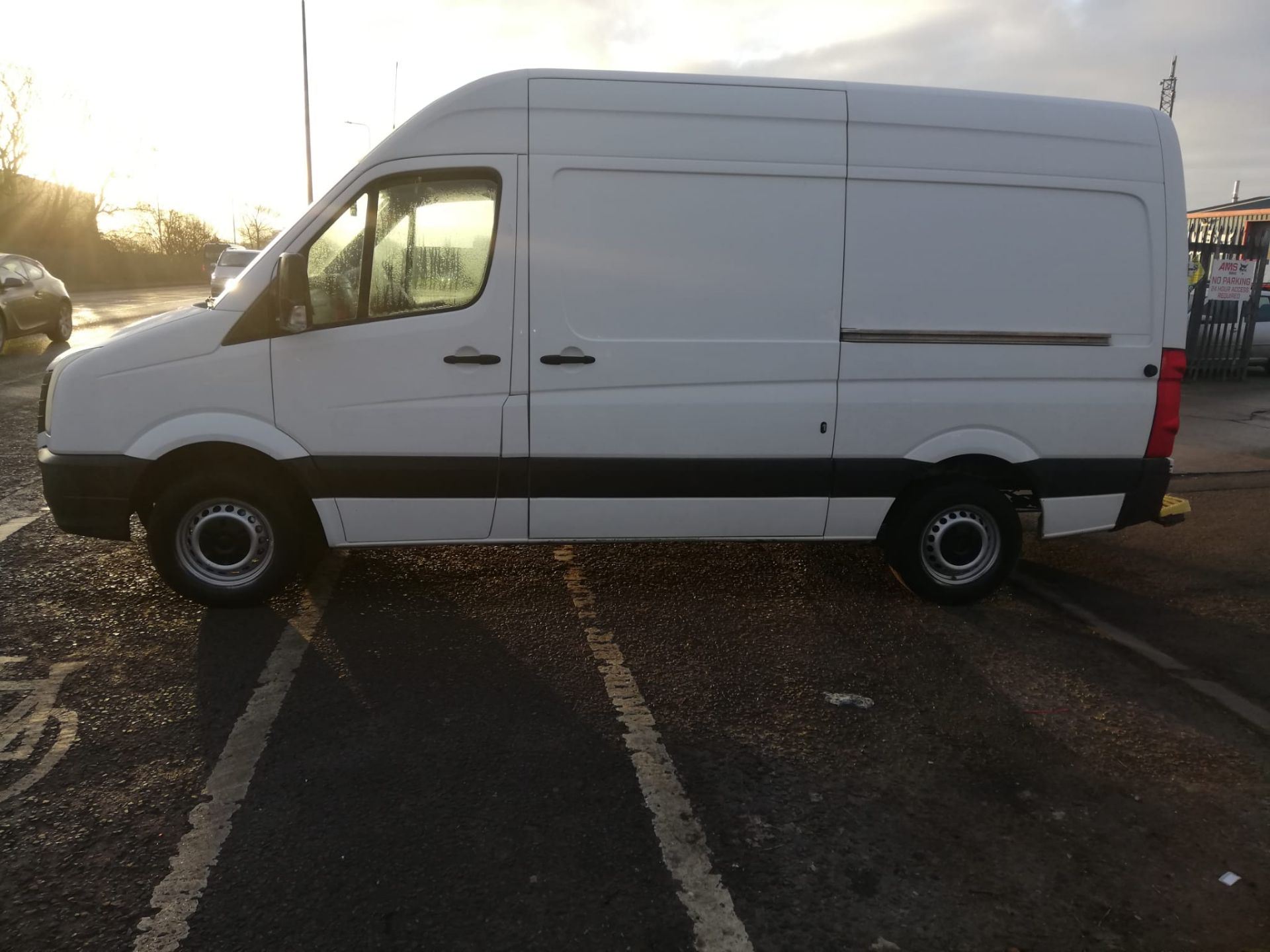 2017 VOLKSWAGEN CRAFTER CR35 TDI BMT WHITE MWB HIGH ROOF PANEL VAN, 115K MILES, EURO 6 AD BLUE - Image 4 of 10