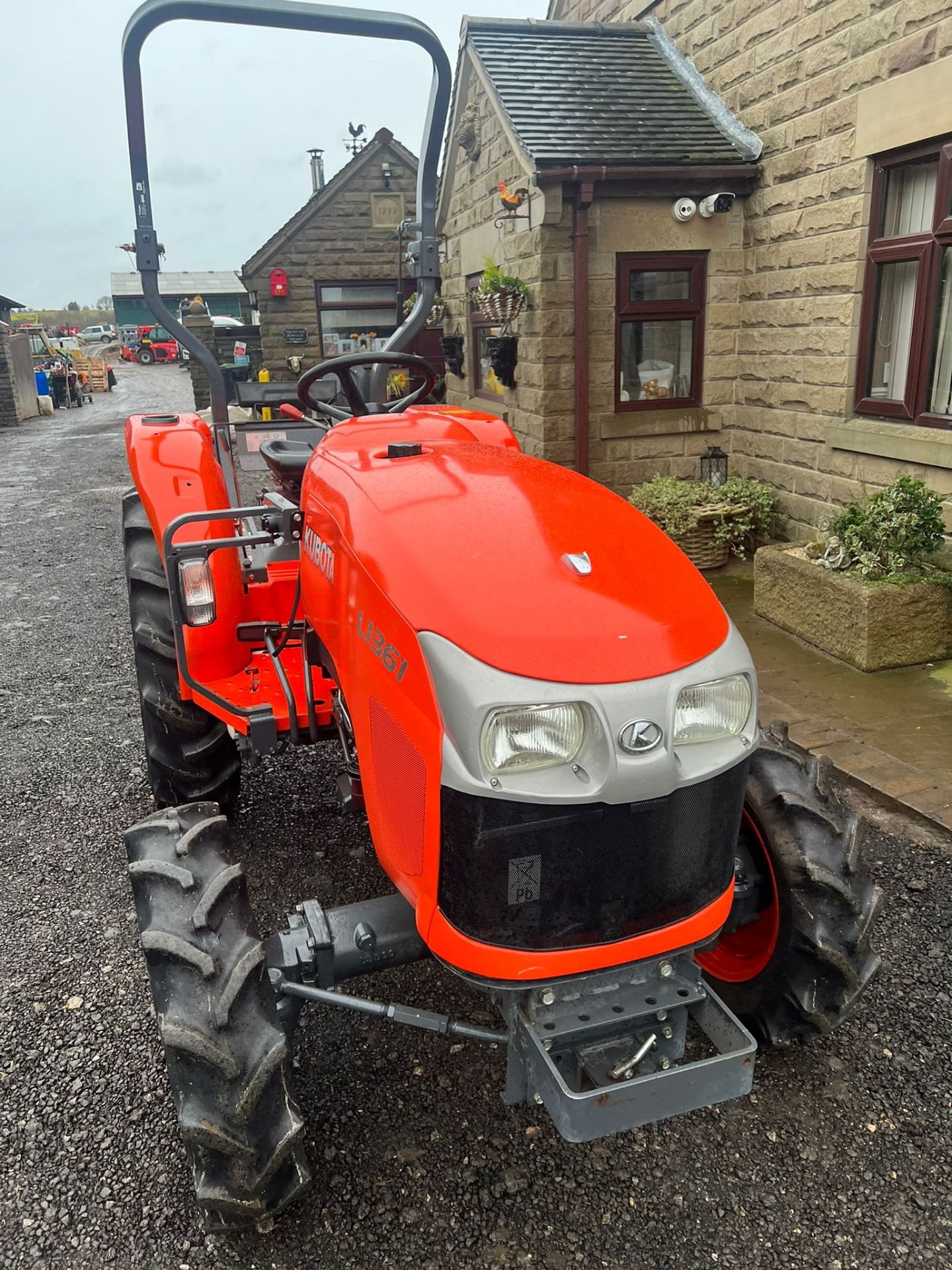 2019 KUBOTA L1361 4 WHEEL DRIVE TRACTOR, 36hp TRACTOR, RUNS AND WORKS *PLUS VAT* - Image 2 of 8