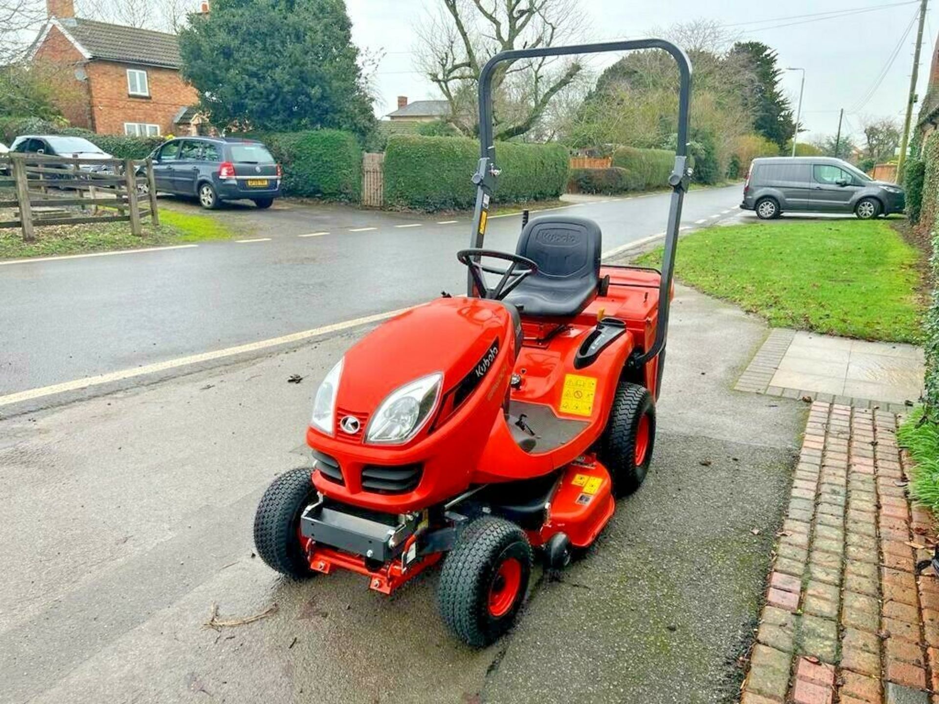 KUBOTA GR1600 MK2 MOWER, BRAND NEW, C/W COLLECTOR, 42" ROTARY CUT *PLUS VAT* - Image 4 of 10