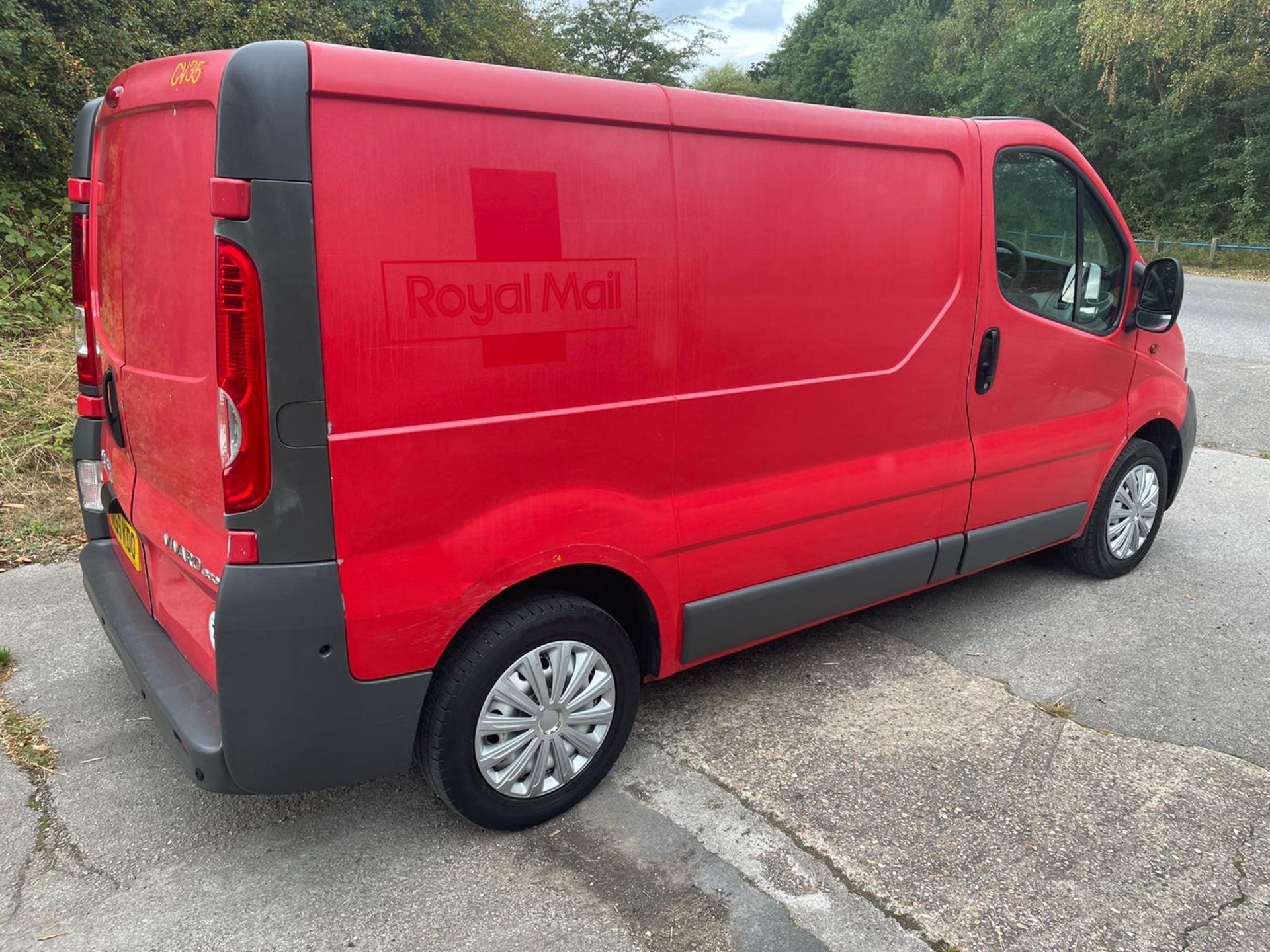 2009 VAUXHALL VIVARO 2700 CDTI SWB RED PANEL VAN, 2.0 DIESEL ENGINE, 125,530 MILES *NO VAT* - Image 6 of 19