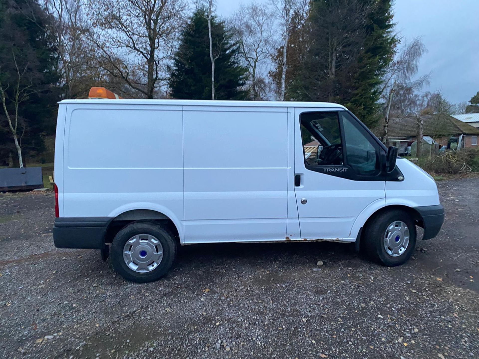 2011 FORD TRANSIT 140 T330S RWD 2 SEATS AWD 4x4 WHITE PANEL VAN, 2.4 DIESEL, 140k MILES *PLUS VAT* - Image 7 of 11