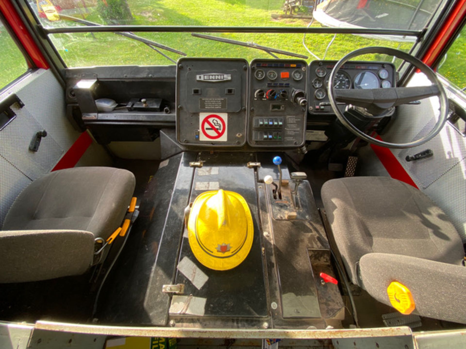 FIRE ENGINE, EX TRAINING VEHICLE, DRIVES SPOT ON, 42K MILES, LADDER AND HELMET INCLUDED *NO VAT* - Image 8 of 14
