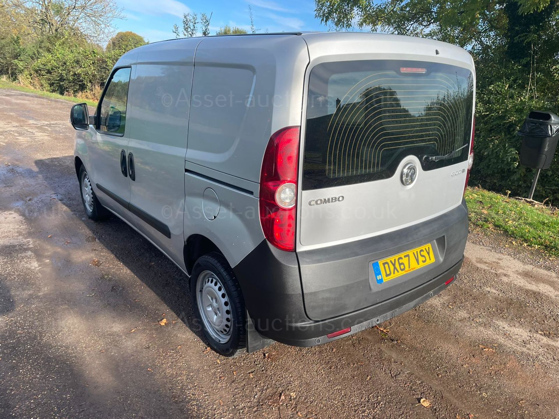 2017/67 VAUXHALL COMBO 2300 CDTI ECOFLEX S/S SILVER PANEL VAN, 98,120 MILES *NO VAT* - Image 6 of 25