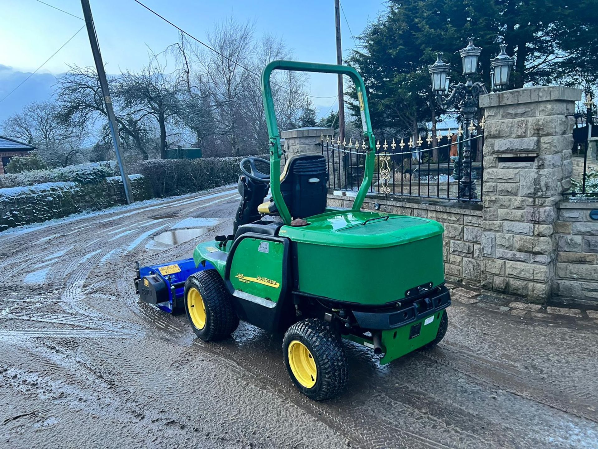 JOHN DEERE 1445 4WD RIDE ON MOWER WITH RYETEC 1200 FLAIL DECK, SHOWING A LOW 3892 HOURS *PLUS VAT* - Image 4 of 11