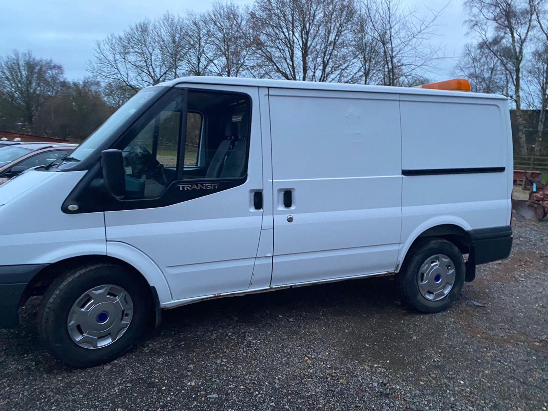 2011 FORD TRANSIT 140 T330S RWD 2 SEATS AWD 4x4 WHITE PANEL VAN, 2.4 DIESEL, 140k MILES *PLUS VAT* - Image 3 of 11