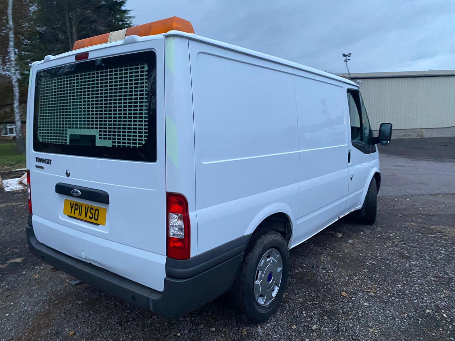 2011 FORD TRANSIT 140 T330S RWD 2 SEATS AWD 4x4 WHITE PANEL VAN, 2.4 DIESEL, 140k MILES *PLUS VAT* - Image 6 of 11