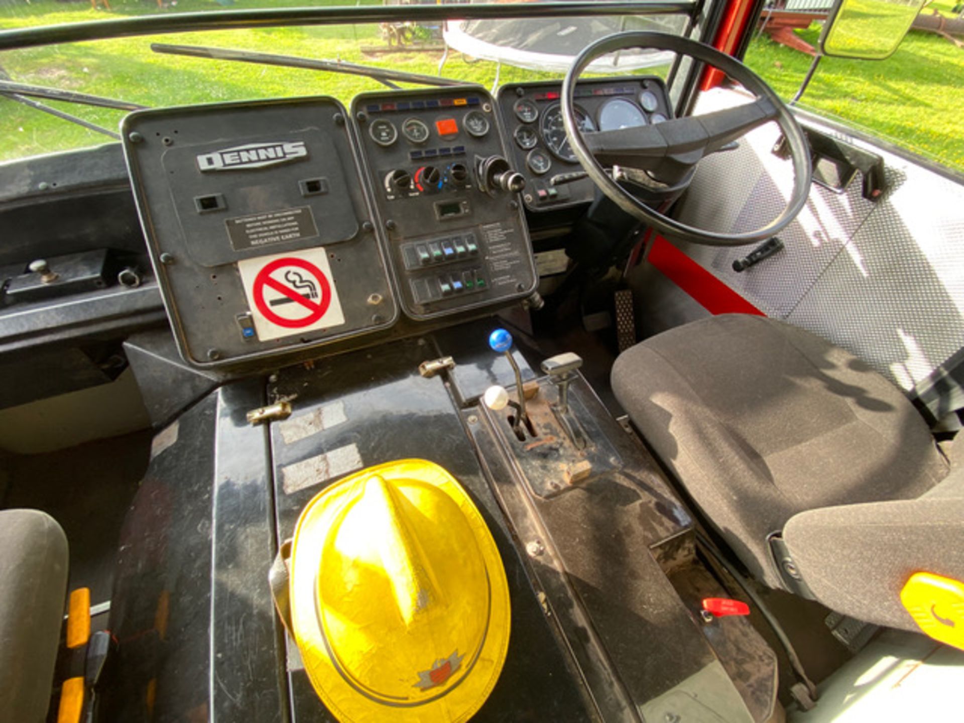 FIRE ENGINE, EX TRAINING VEHICLE, DRIVES SPOT ON, 42K MILES, LADDER AND HELMET INCLUDED *NO VAT* - Image 9 of 14