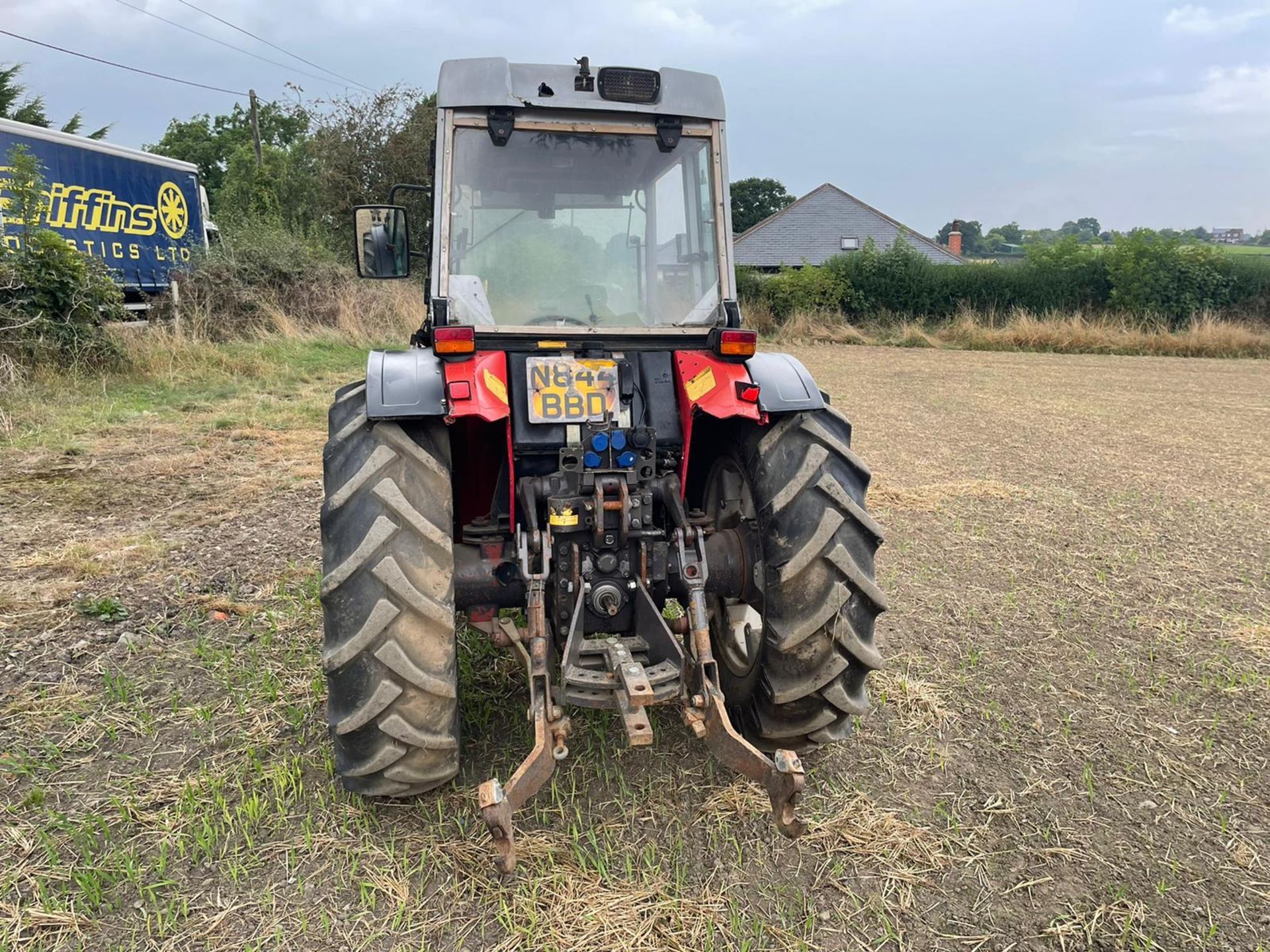 MASSEY FERGUSON 384S TRACTOR, RUNS DRIVES AND WORKS, SHOWING A LOW 5547 HOURS *PLUS VAT* - Image 8 of 15