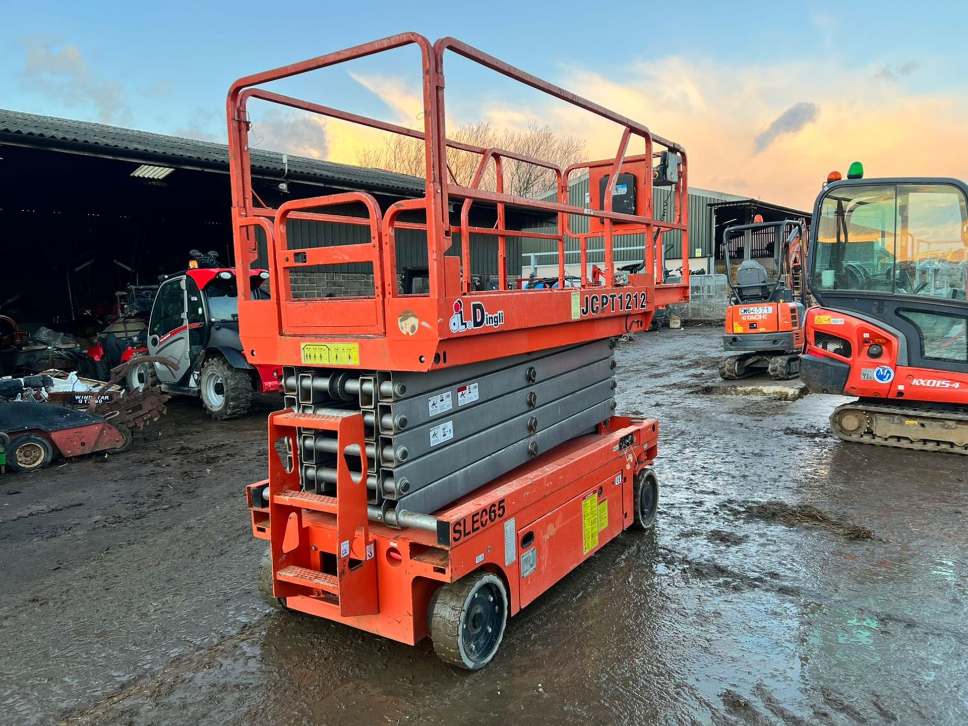 2012 DINGLI JCPT1212 ELECTRIC SCISSOR LIFT, SHOWING A LOW 393 HOURS *PLUS VAT* - Image 4 of 11