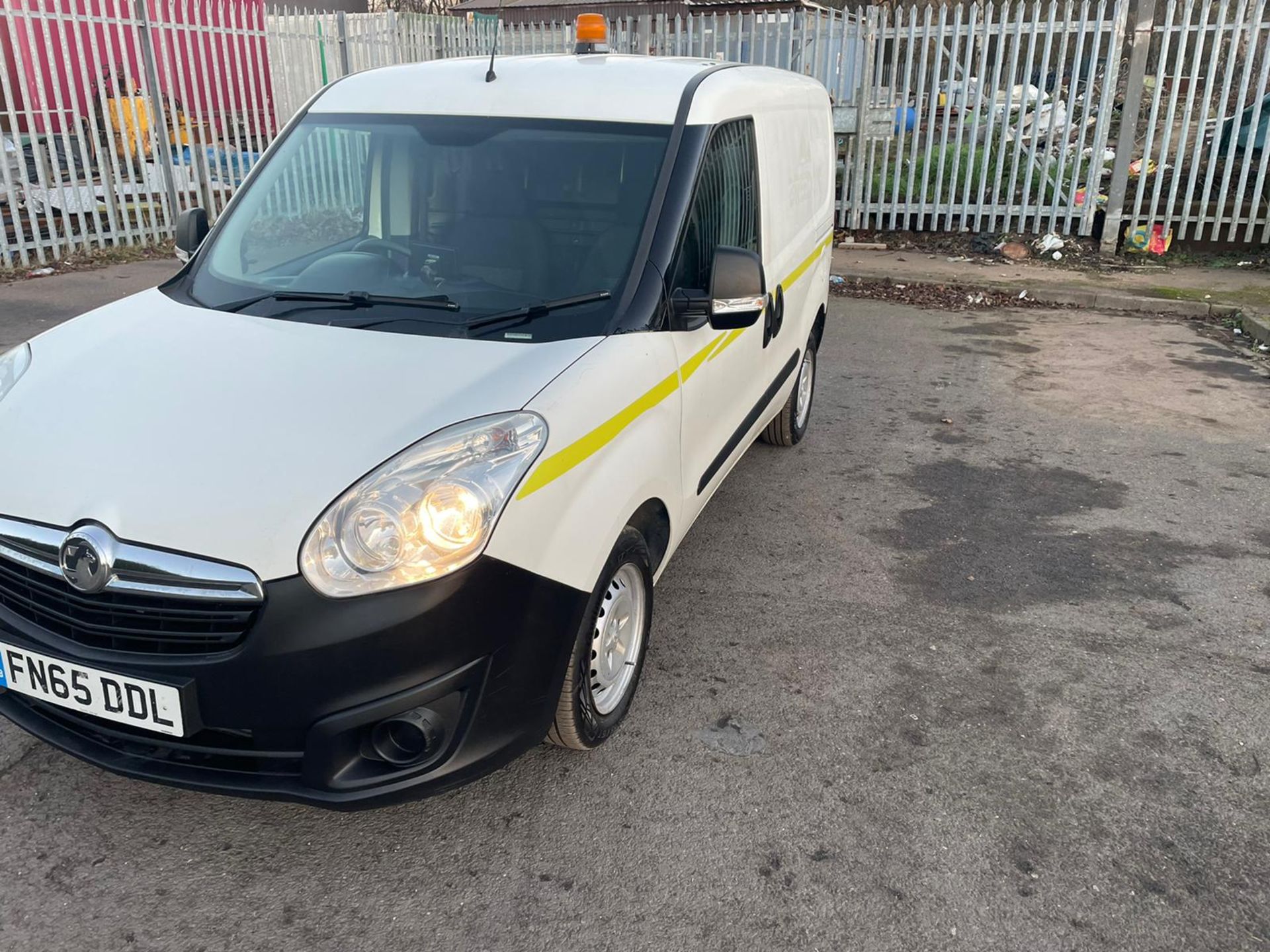 2015/65 VAUXHALL COMBO 2000 L1H1 CDTI SS E-FLEX WHITE PANEL VAN, 121,144 MILES *NO VAT* - Image 3 of 20