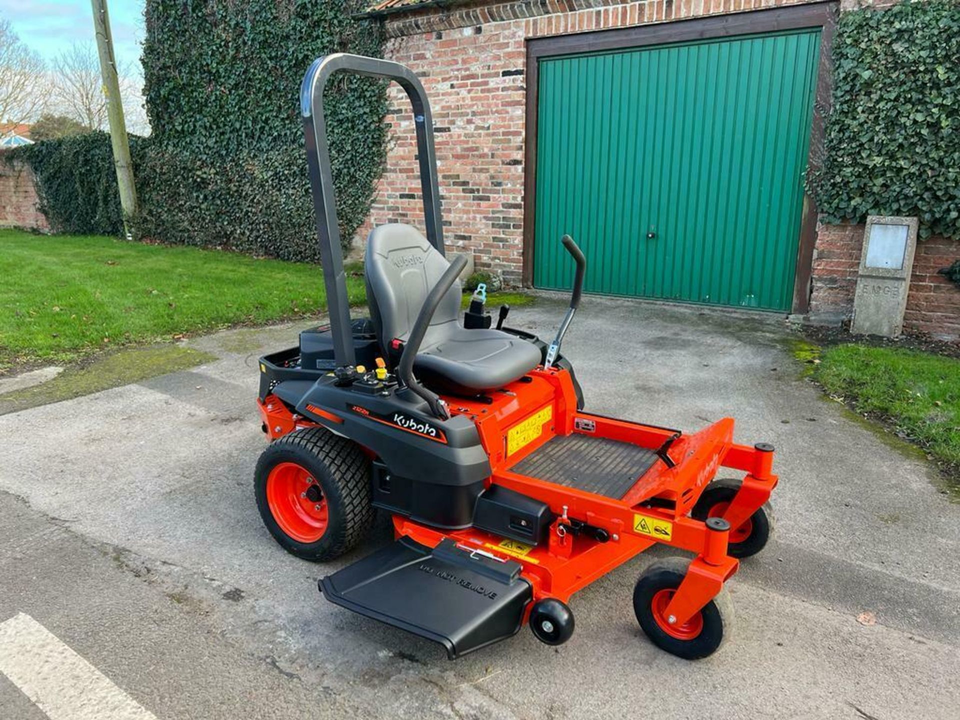 KUBOTA Z122R ZERO TURN MOWER, BRAND NEW, 42" ROTARY CUT *PLUS VAT* - Image 3 of 7