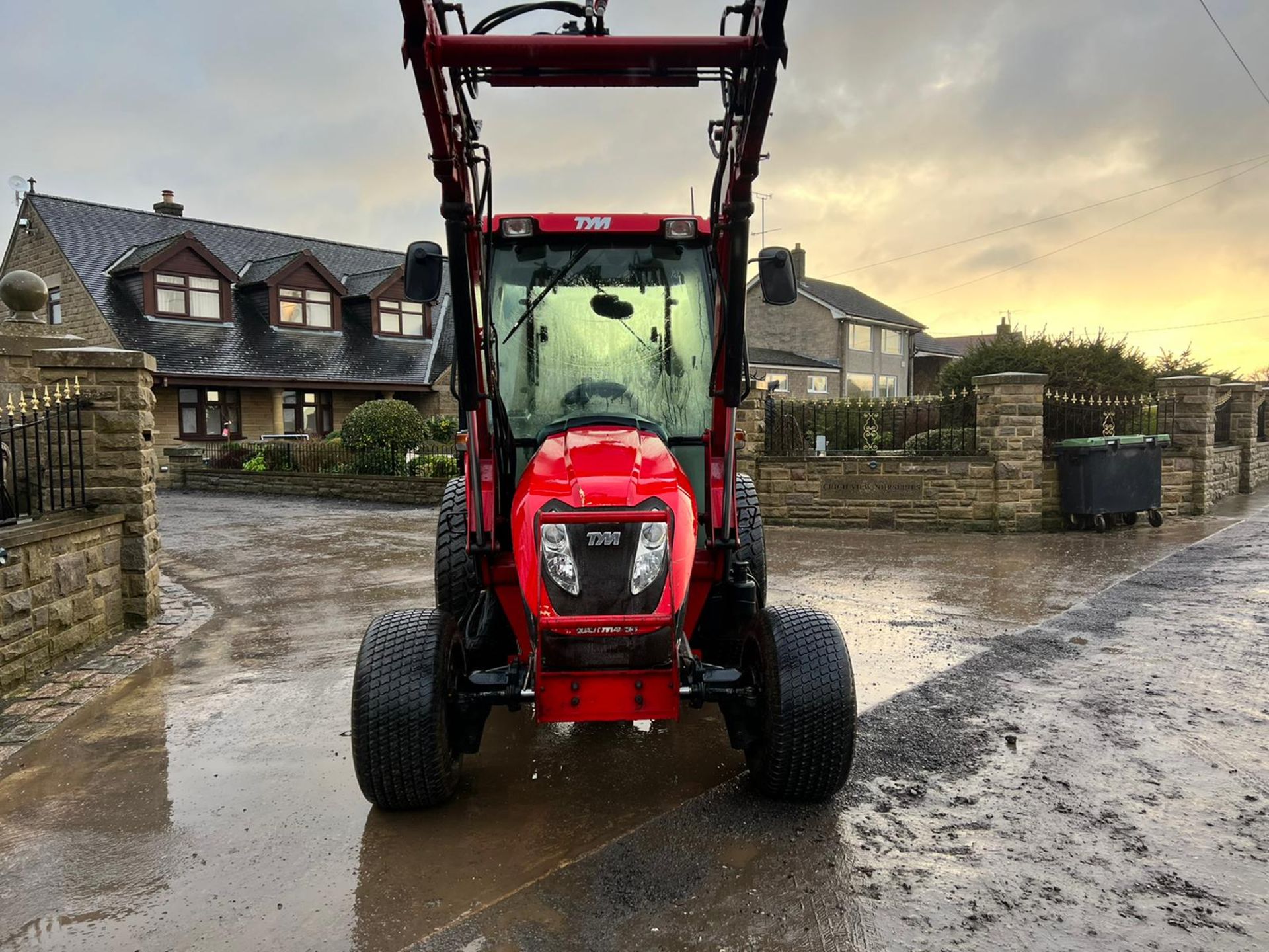 2016/66 TYM T503 4WD 50hp COMPACT TRACTOR WITH FRONT LOADER AND BUCKET *PLUS VAT* - Image 2 of 18