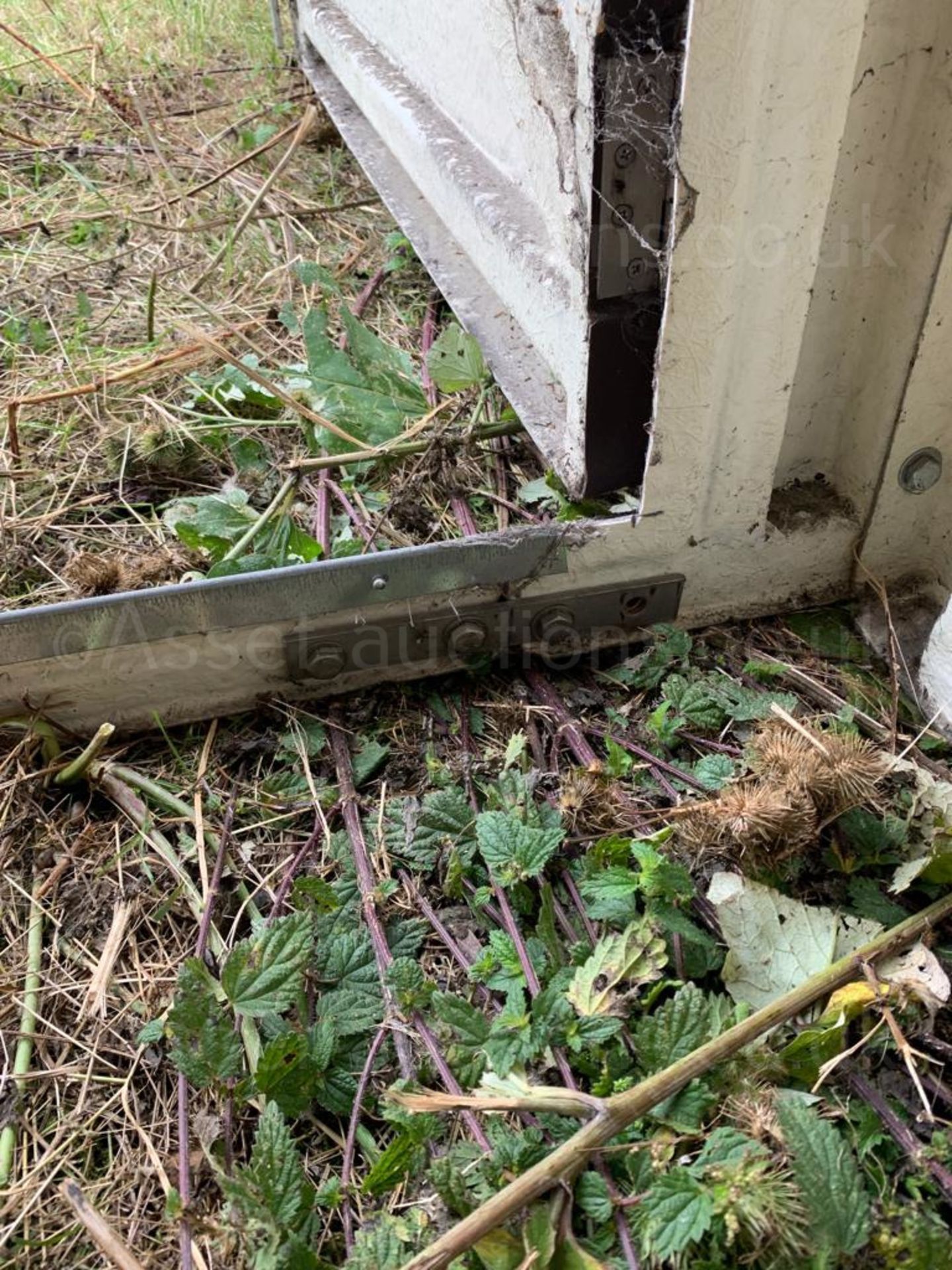 FORMER ELECTRICITY SUB-STATION FIBREGLASS TRANSFORMER HOUSING TR7, BROWN *PLUS VAT* - Image 10 of 14