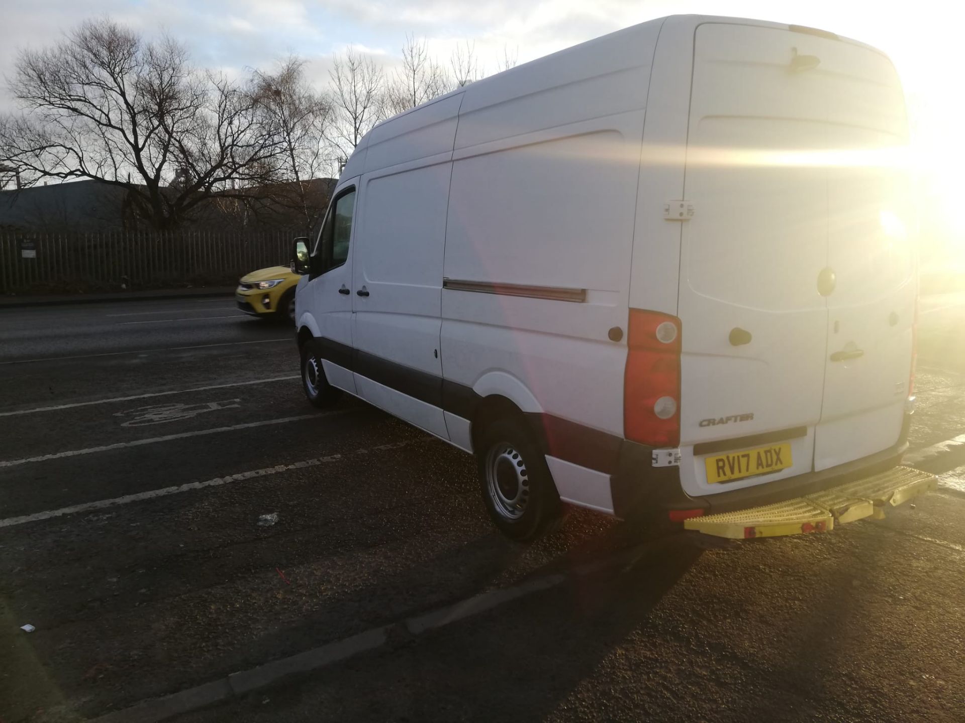 2017 VOLKSWAGEN CRAFTER CR35 TDI BMT WHITE MWB HIGH ROOF PANEL VAN, 115K MILES, EURO 6 AD BLUE - Image 5 of 10