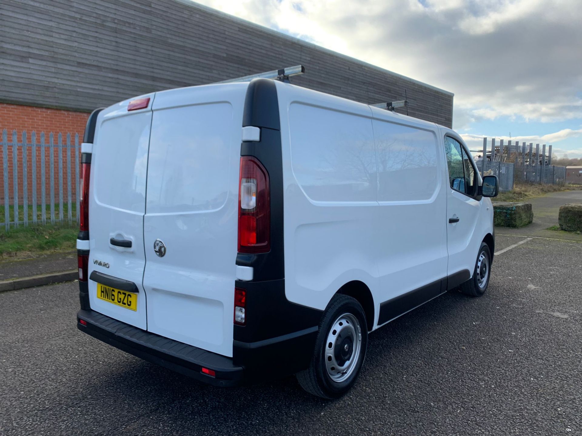 2016/16 REG VAUXHALL VIVARO 2700 CDTI 1.6 DIESEL WHITE PANEL VAN, SHOWING 1 FORMER KEEPER *NO VAT* - Image 7 of 18