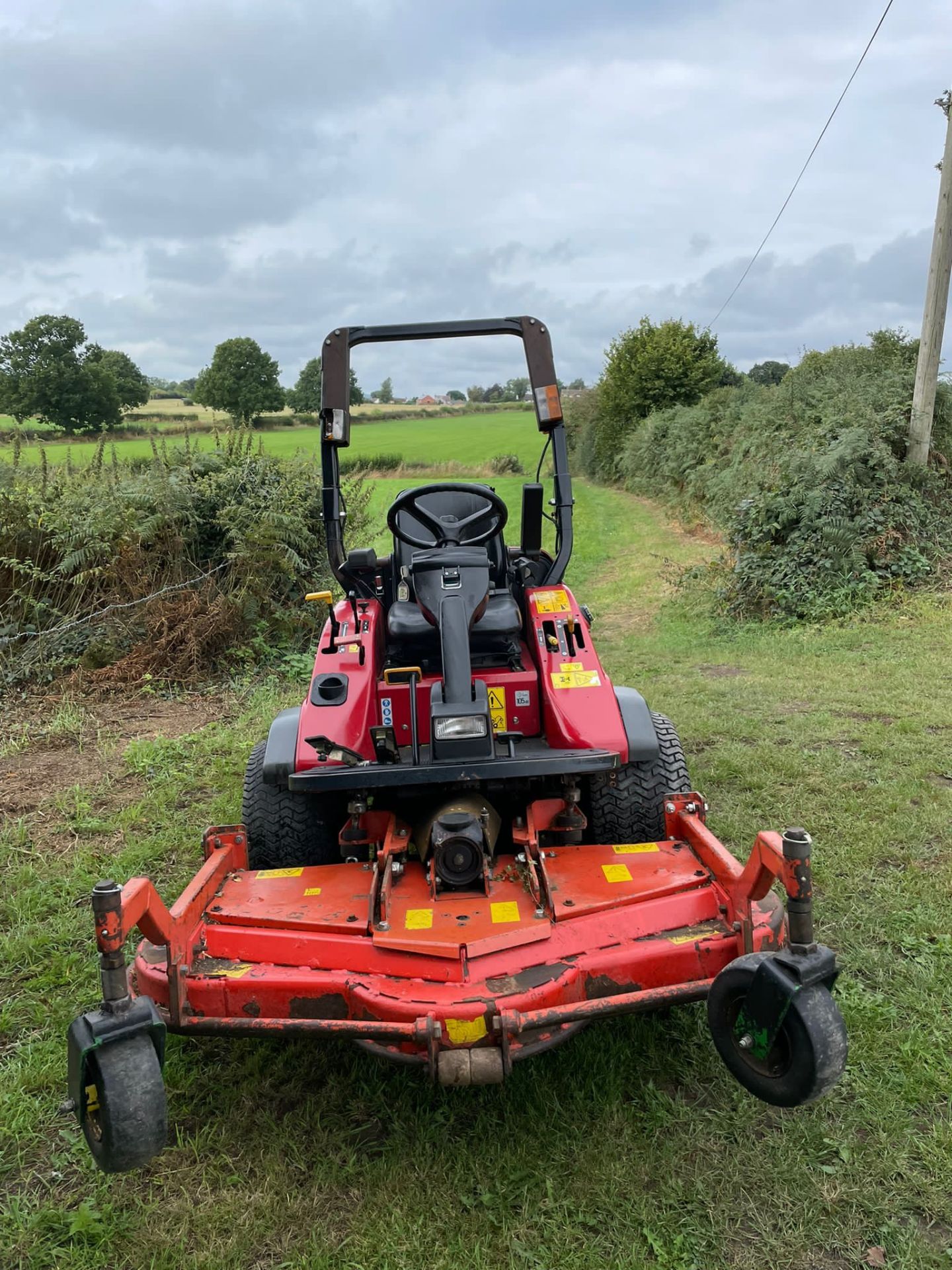 SHIBAURA CM374 4x4 RIDE ON MOWER, RUNS DRIVES AND DIGS, SHOWING A LOW 3103 HOURS *PLUS VAT* - Image 2 of 5
