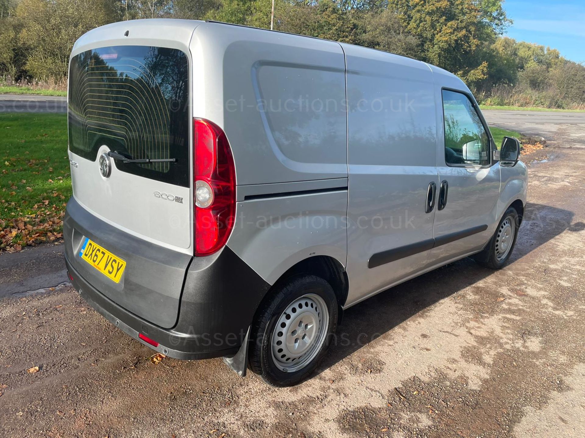 2017/67 VAUXHALL COMBO 2300 CDTI ECOFLEX S/S SILVER PANEL VAN, 98,120 MILES *NO VAT* - Image 8 of 25