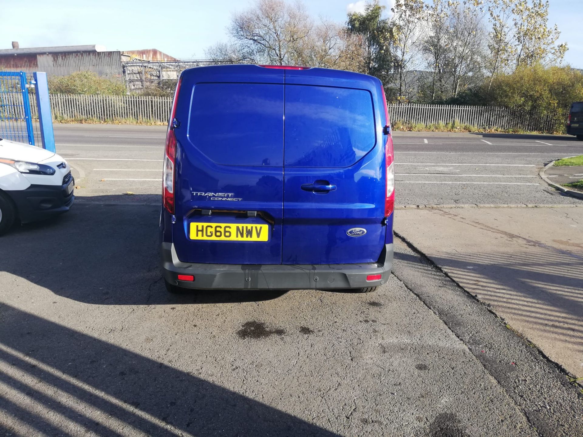 2016/66 FORD TRANSIT CONNECT 200 LIMITED BLUE PANEL VAN, 122K MILES WITH SERVICE HISTORY *PLUS VAT* - Image 6 of 10